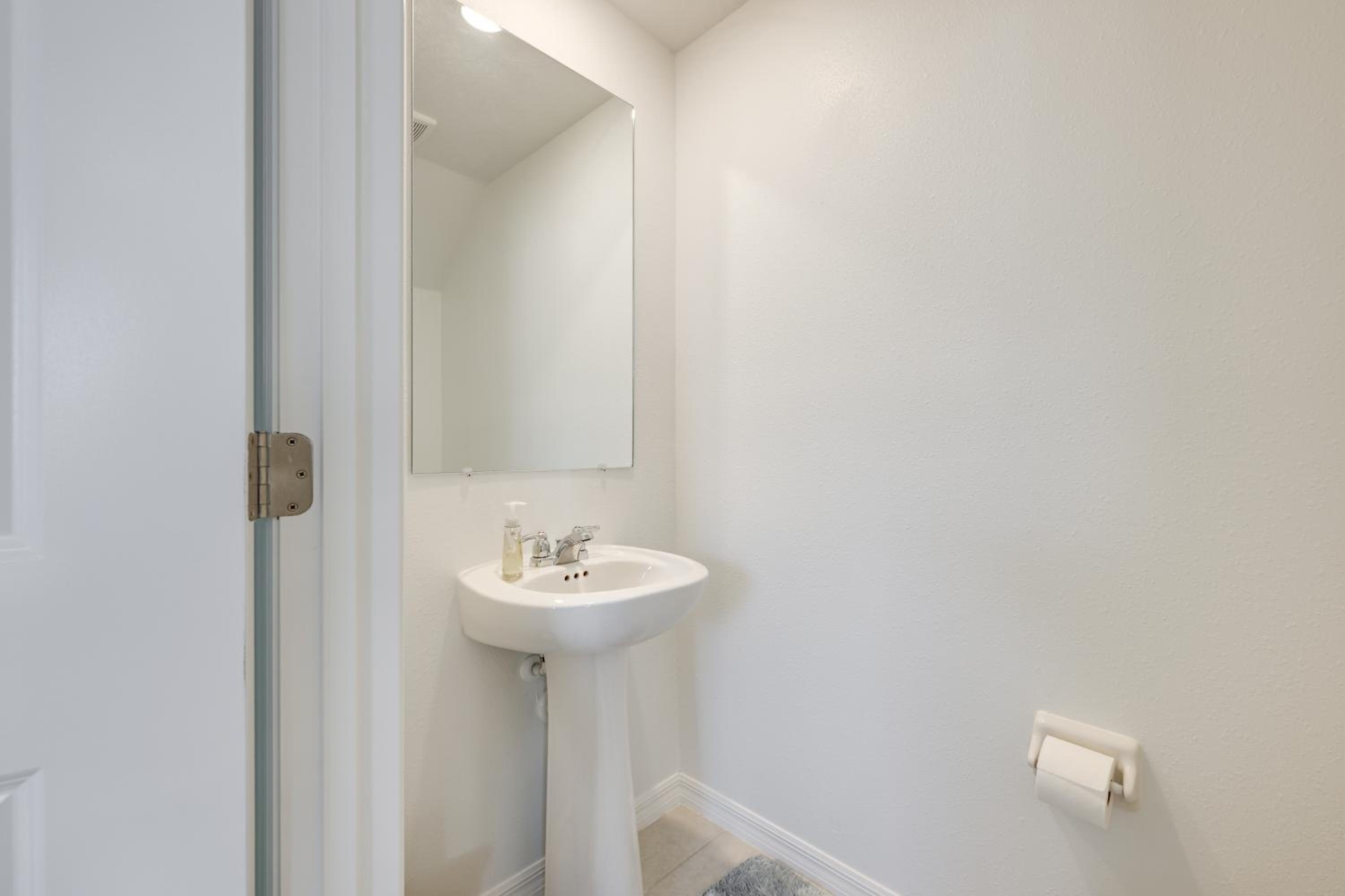 Newly Built Townhome 8 Mi to Manatee Viewing Ctr!