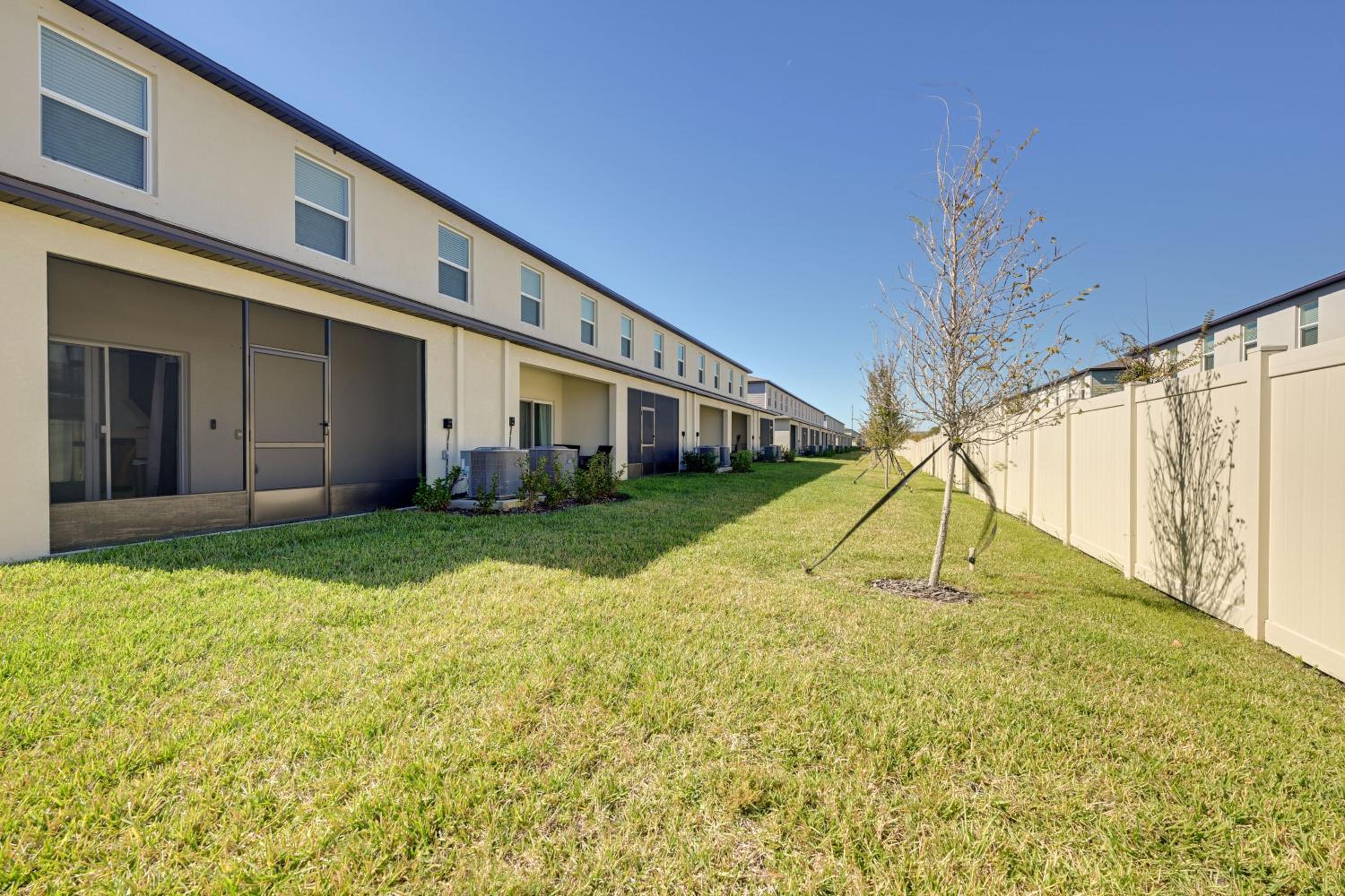 Newly Built Townhome 8 Mi to Manatee Viewing Ctr!