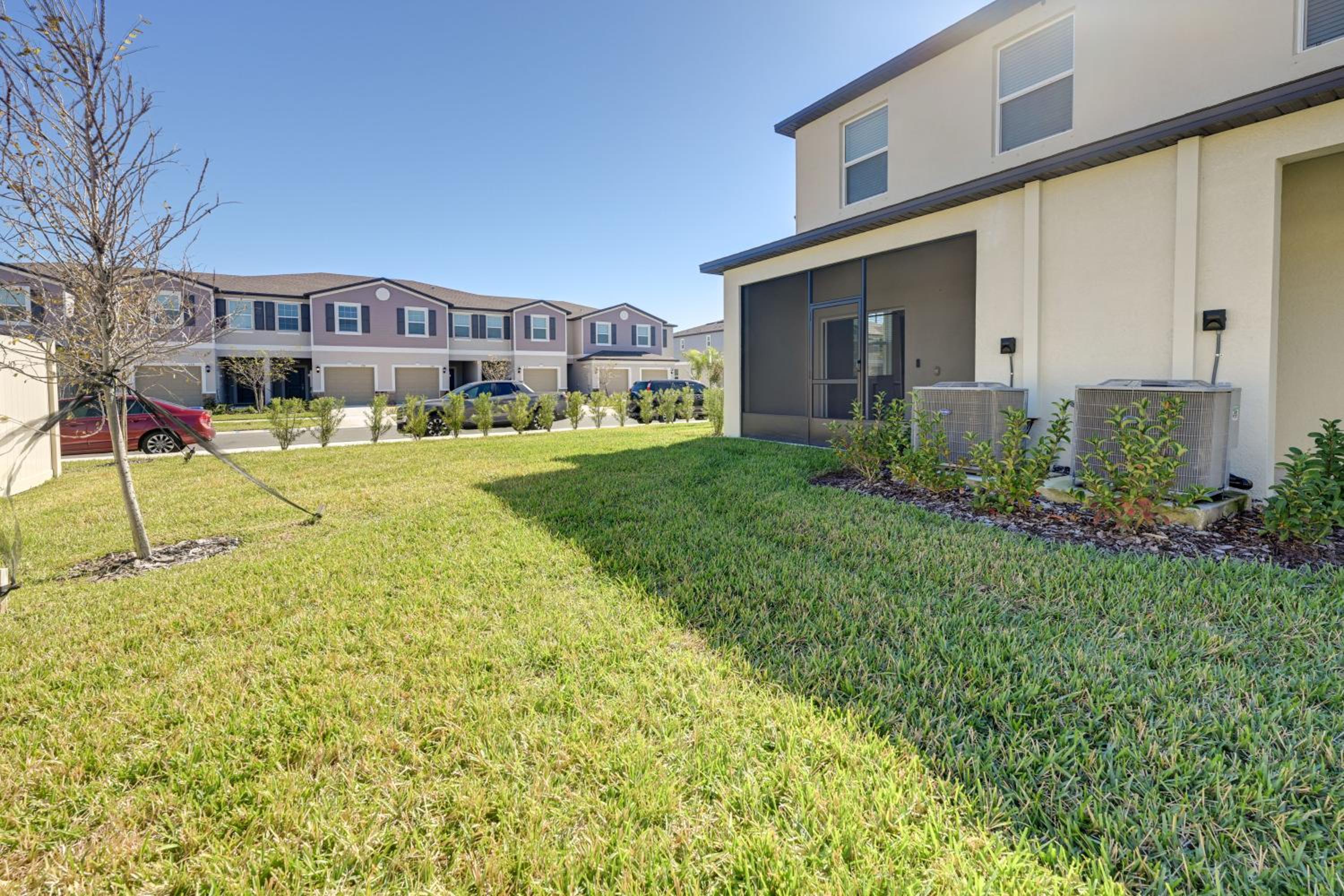 Newly Built Townhome 8 Mi to Manatee Viewing Ctr!