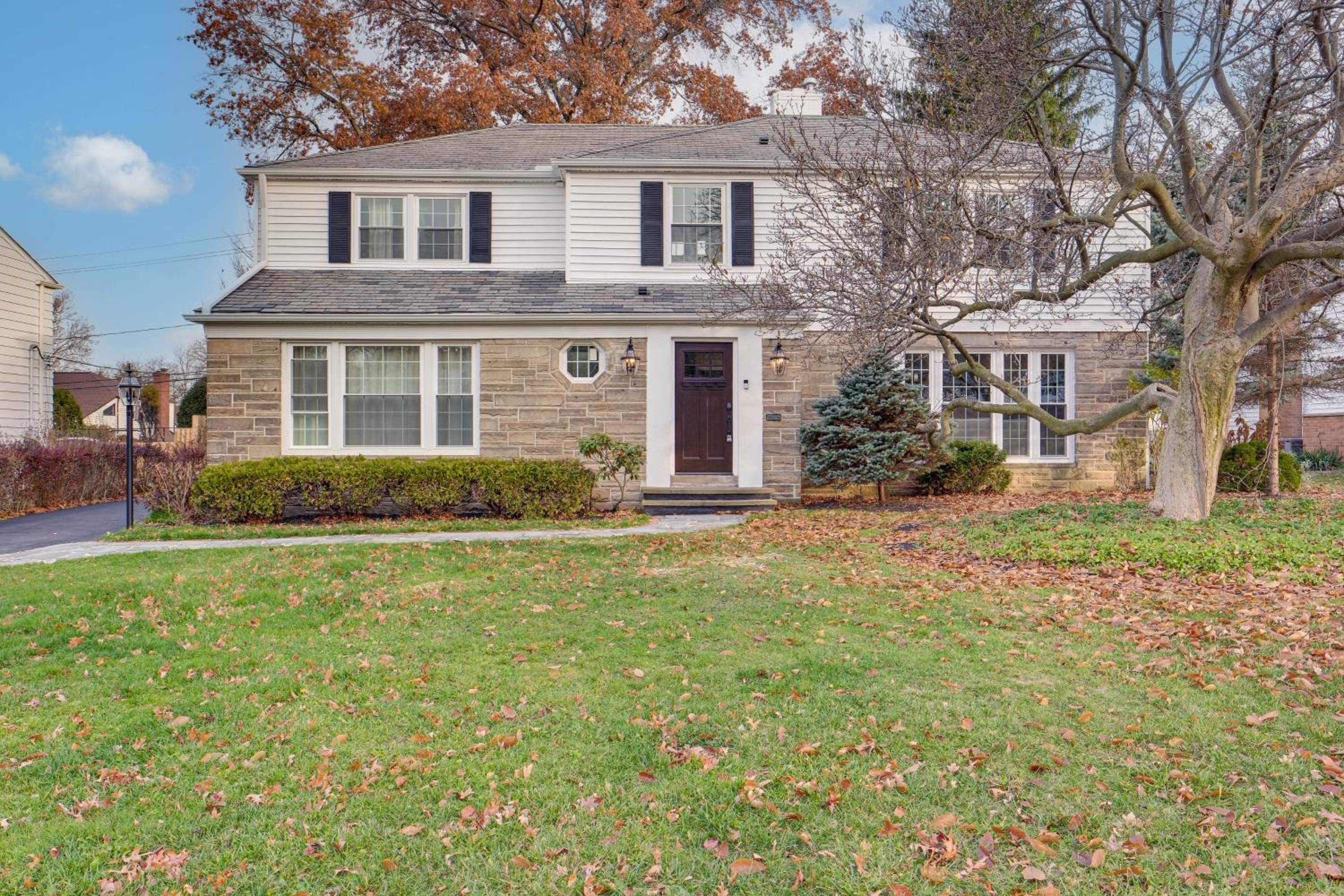 Explore Cleveland Attractions! Family-Focused Home