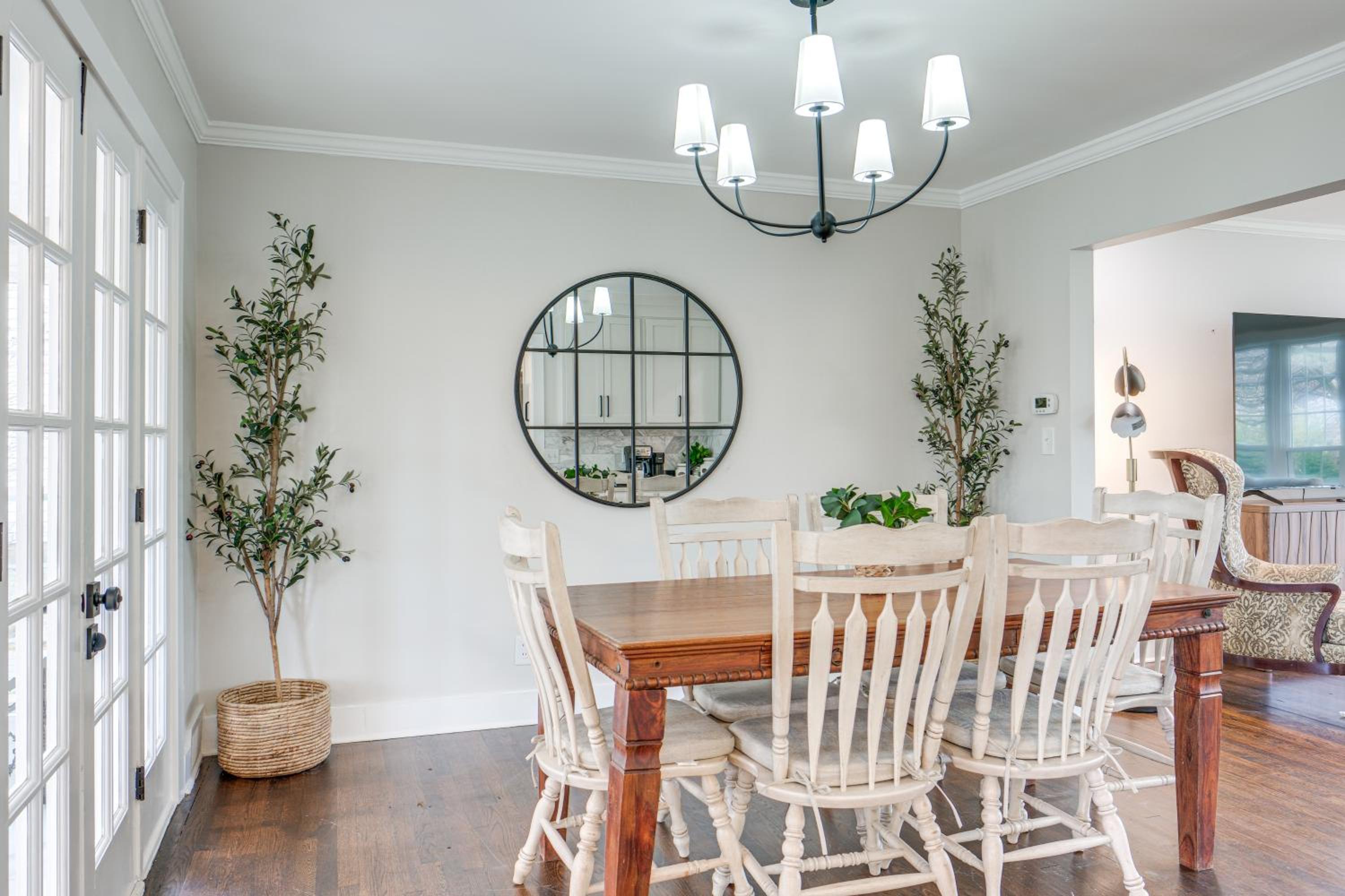 Explore Cleveland Attractions! Family-Focused Home
