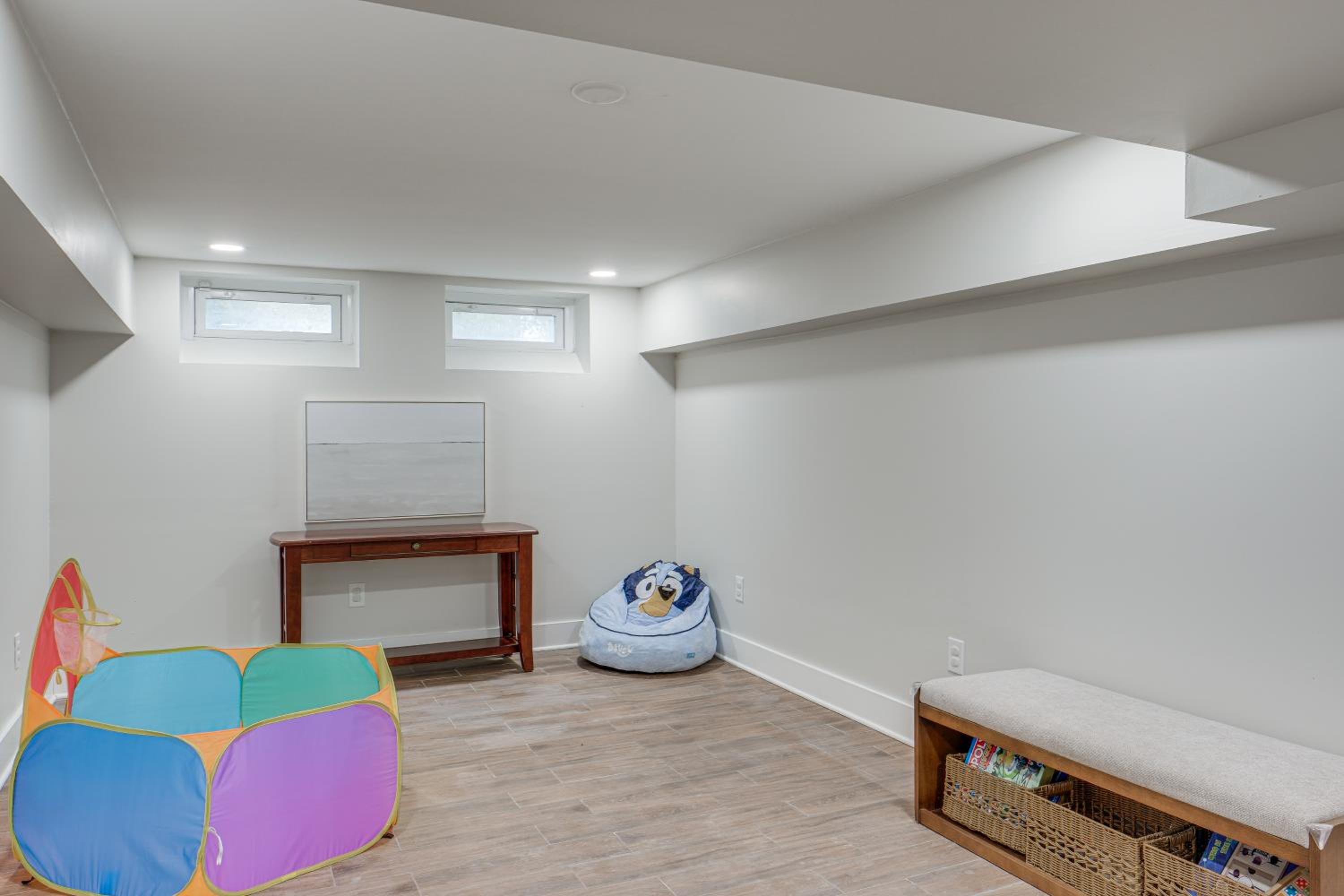 Explore Cleveland Attractions! Family-Focused Home