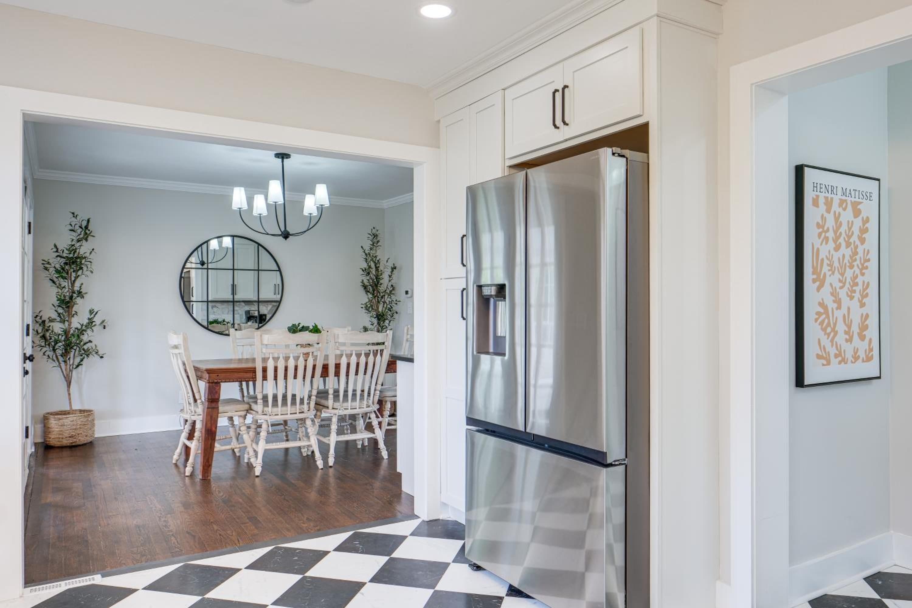 Explore Cleveland Attractions! Family-Focused Home