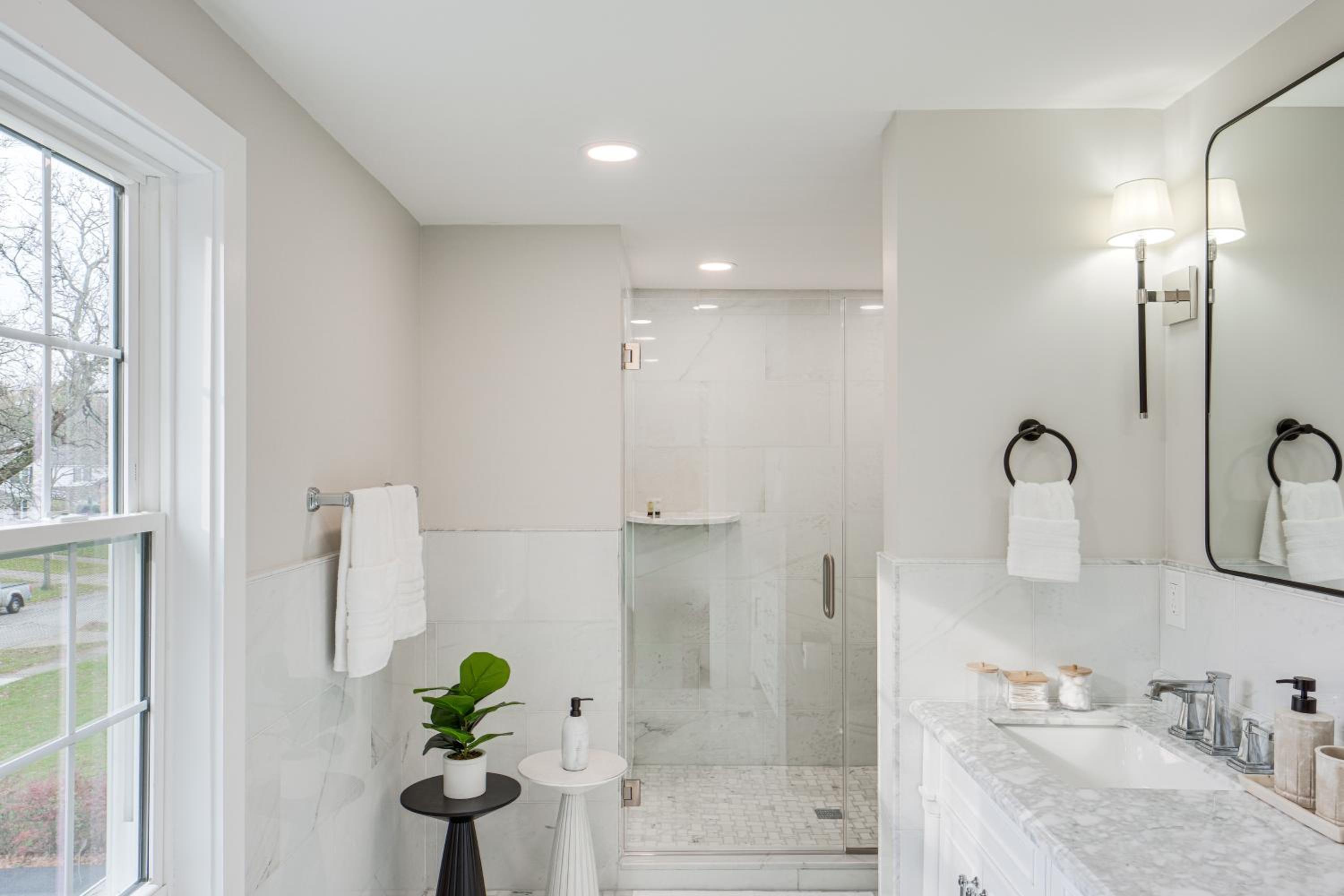 Explore Cleveland Attractions! Family-Focused Home