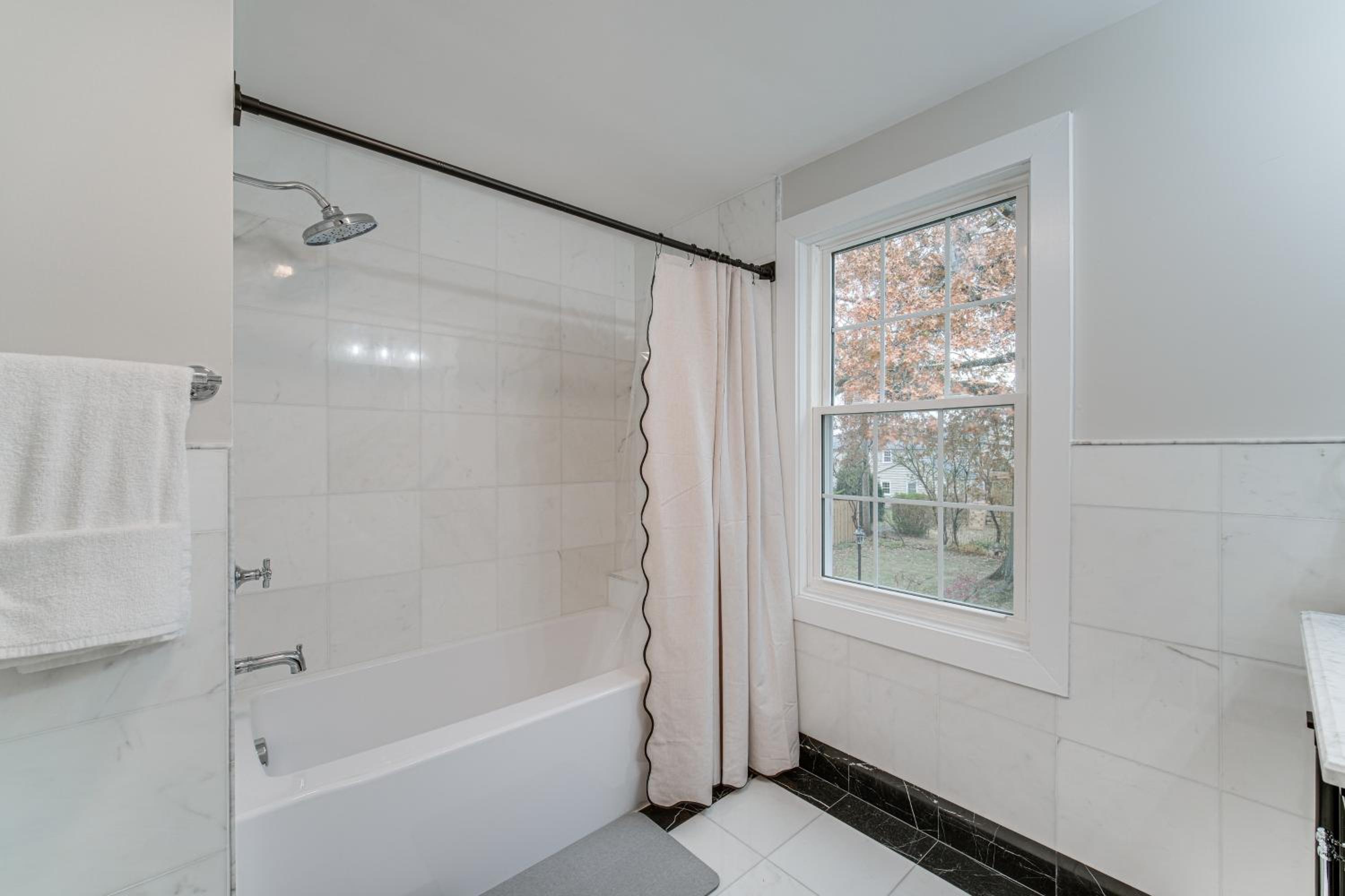 Explore Cleveland Attractions! Family-Focused Home