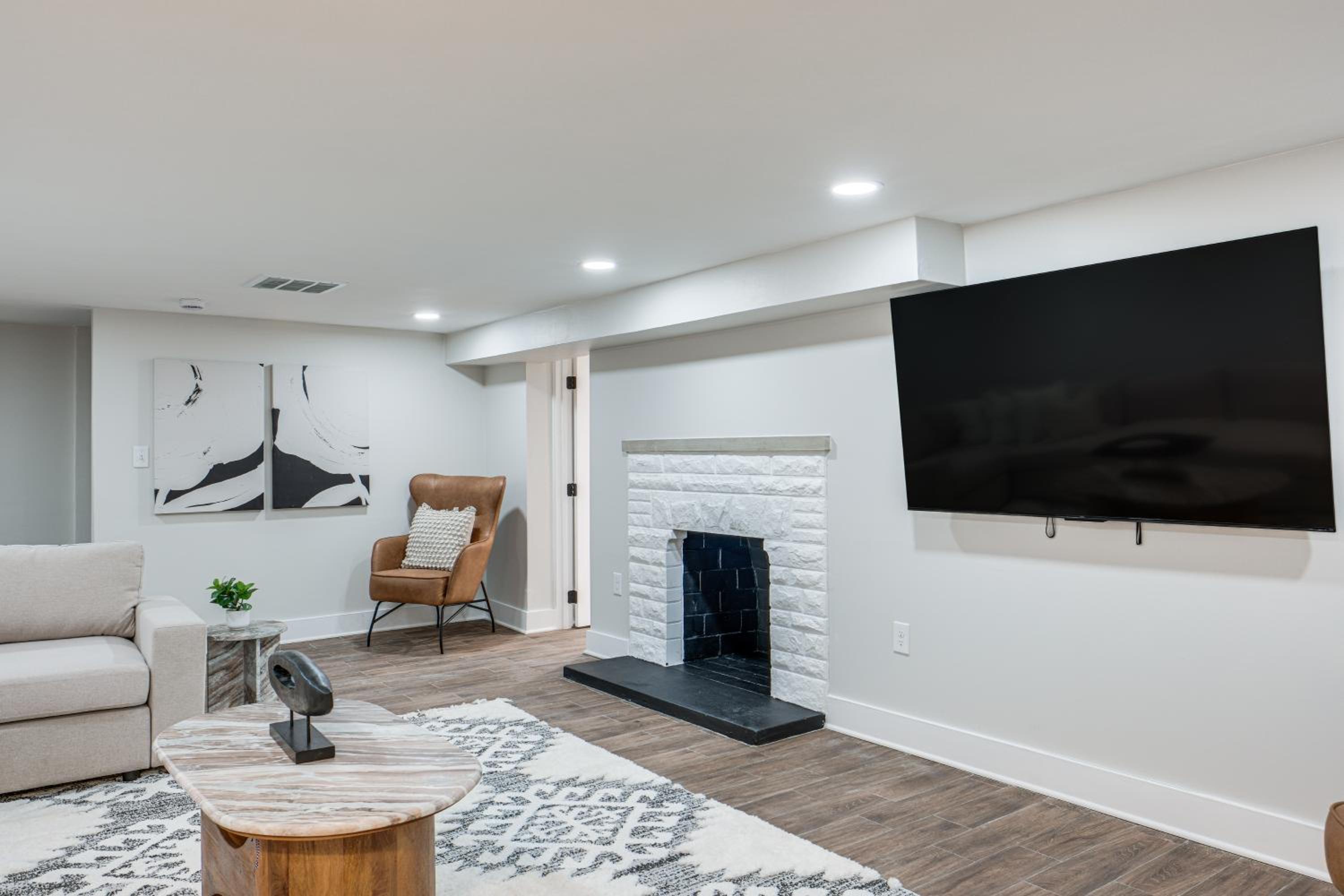 Explore Cleveland Attractions! Family-Focused Home
