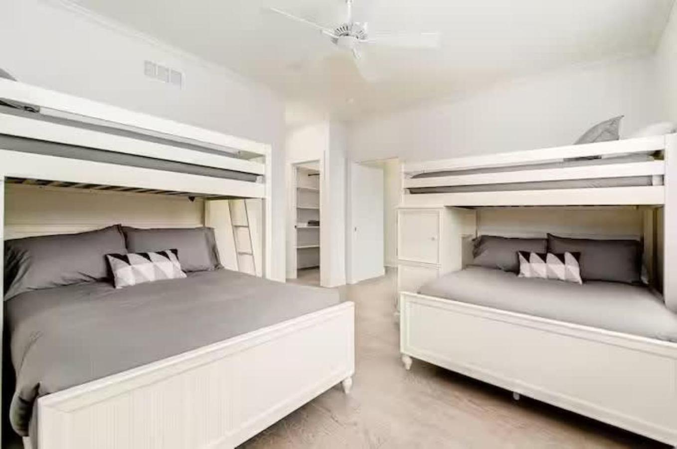 Jungle House Luxury Homes - Columbus Downtown Short North - Near Convention Center & Nationwide Arena - Sleeps up to 16 - Free Parking - Over 5,800 Five St