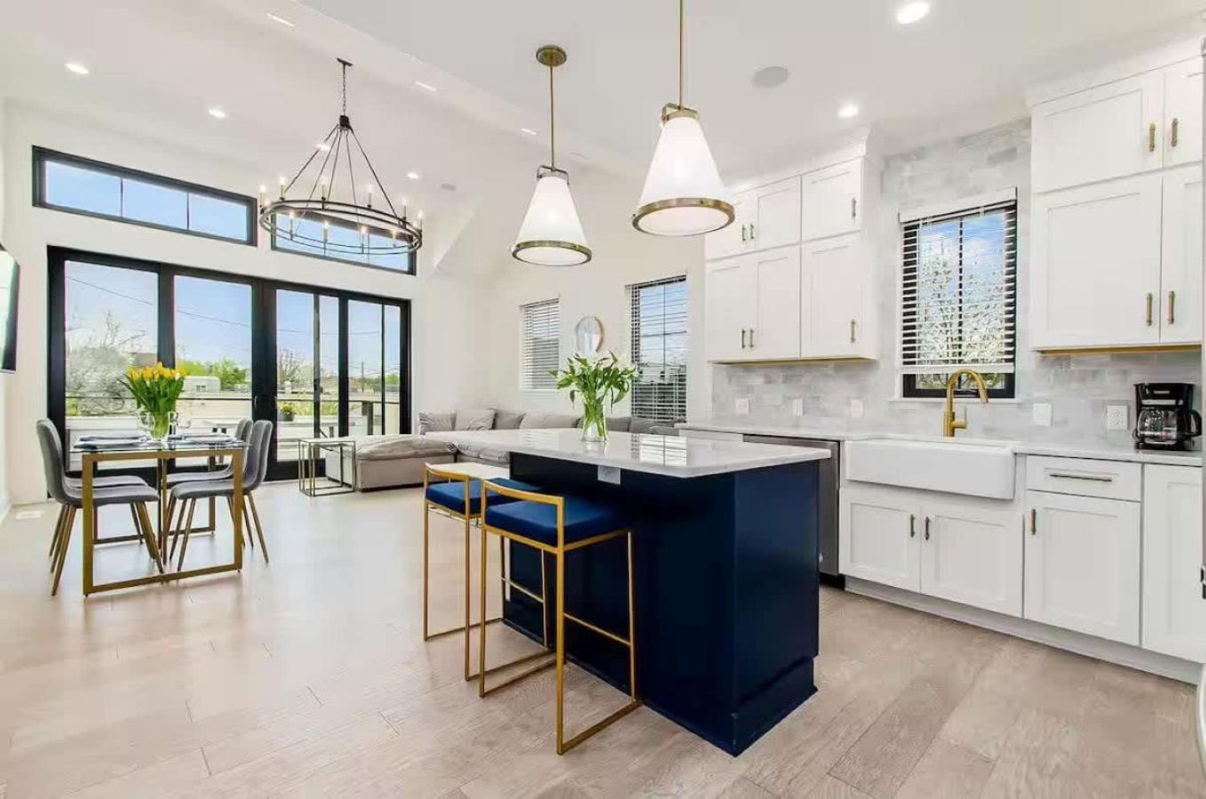 Jungle House Luxury Homes - Columbus Downtown Short North - Near Convention Center & Nationwide Arena - Sleeps up to 16 - Free Parking - Over 5,800 Five St