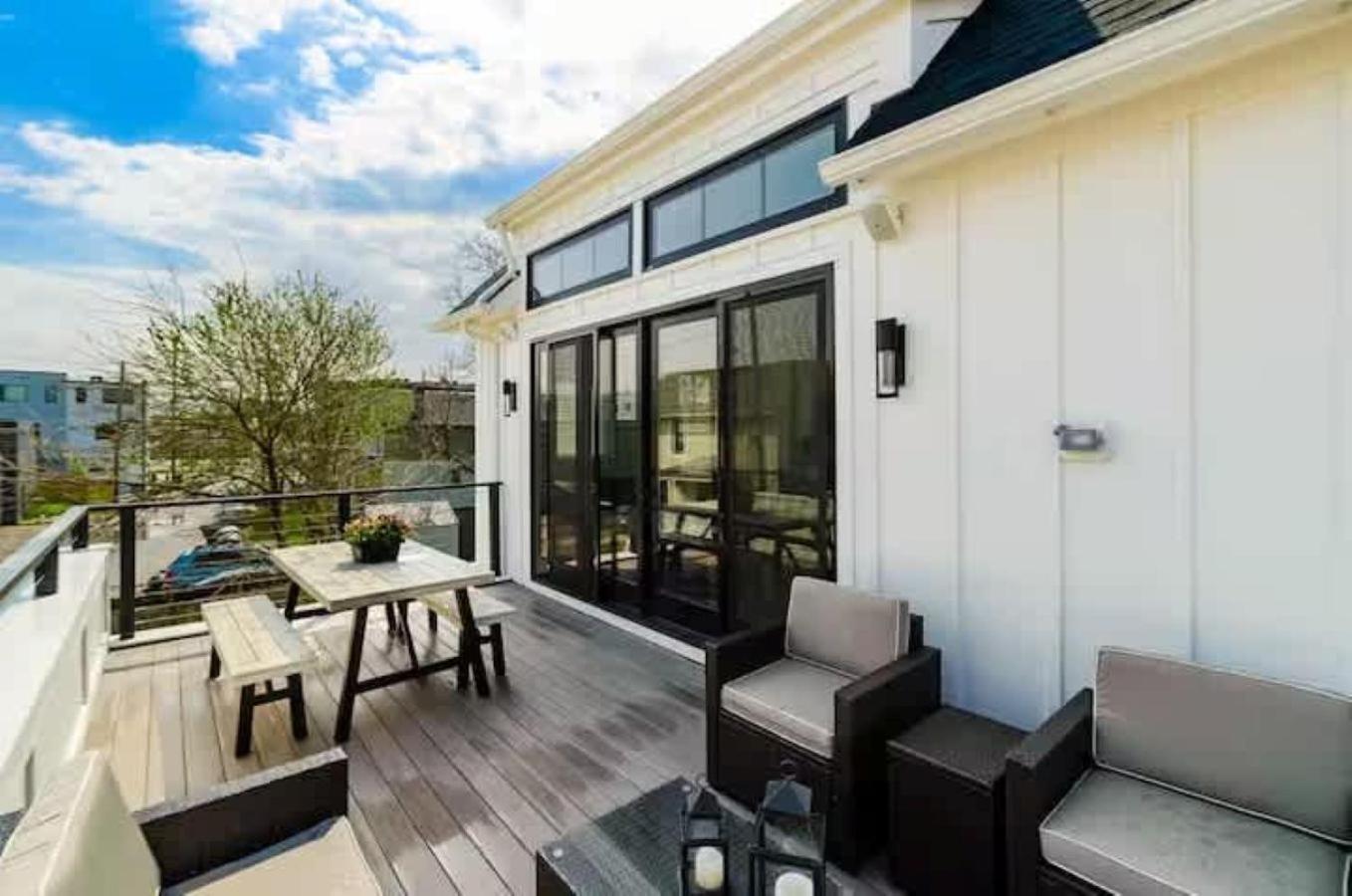 Jungle House Luxury Homes - Columbus Downtown Short North - Near Convention Center & Nationwide Arena - Sleeps up to 16 - Free Parking - Over 5,800 Five St