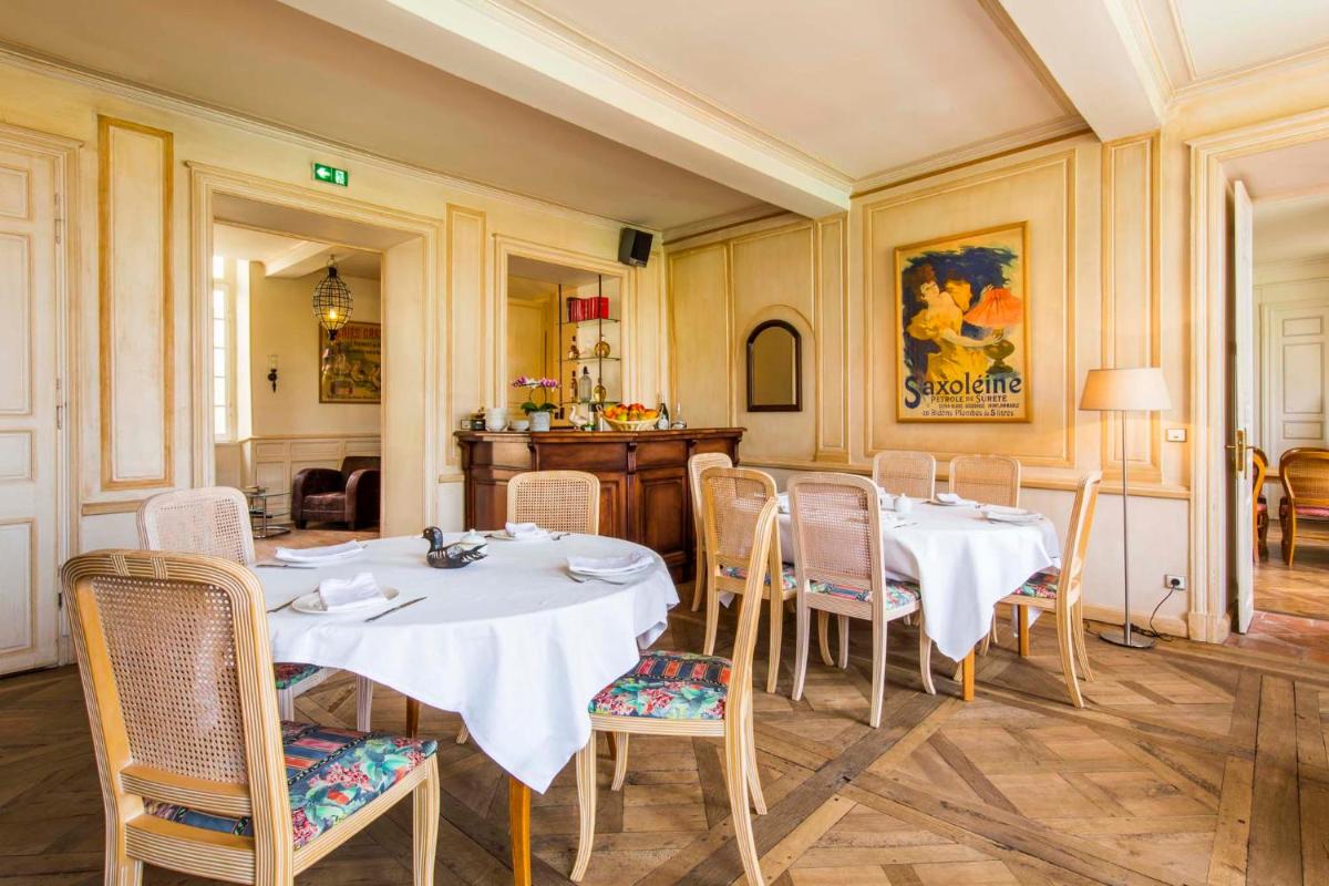 restaurant