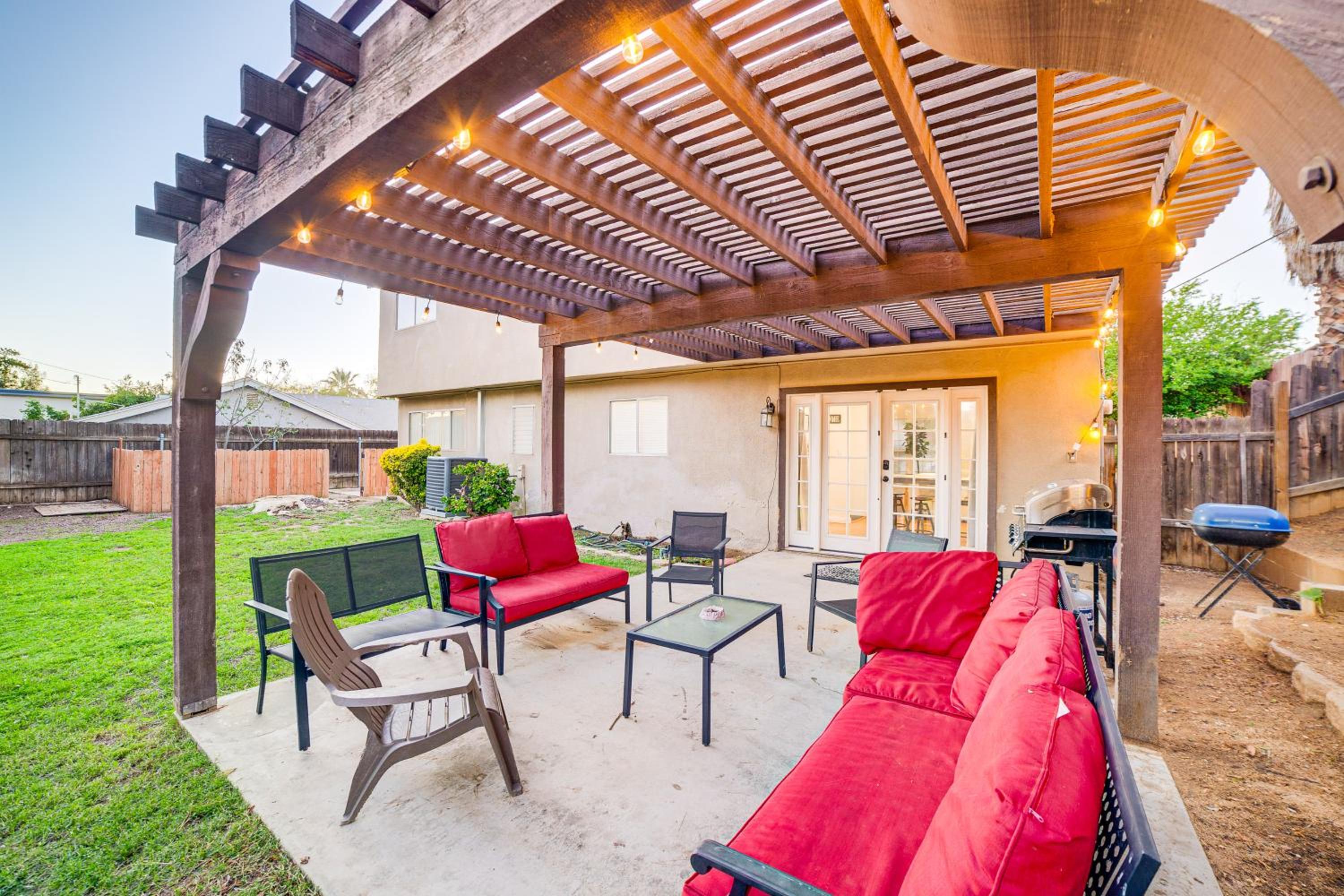 Home 1 Mi to UC Riverside Families Welcome!
