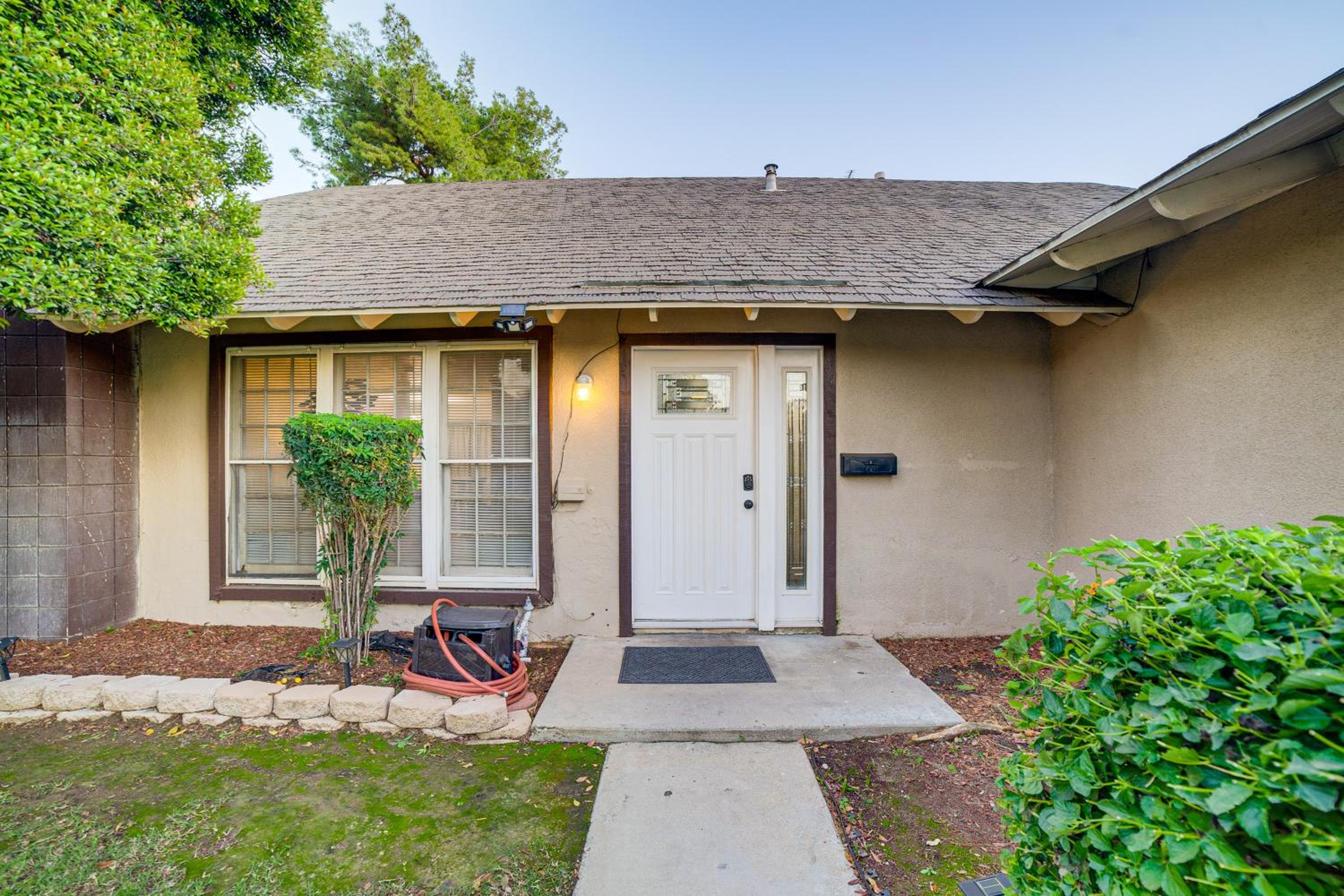 Home 1 Mi to UC Riverside Families Welcome!