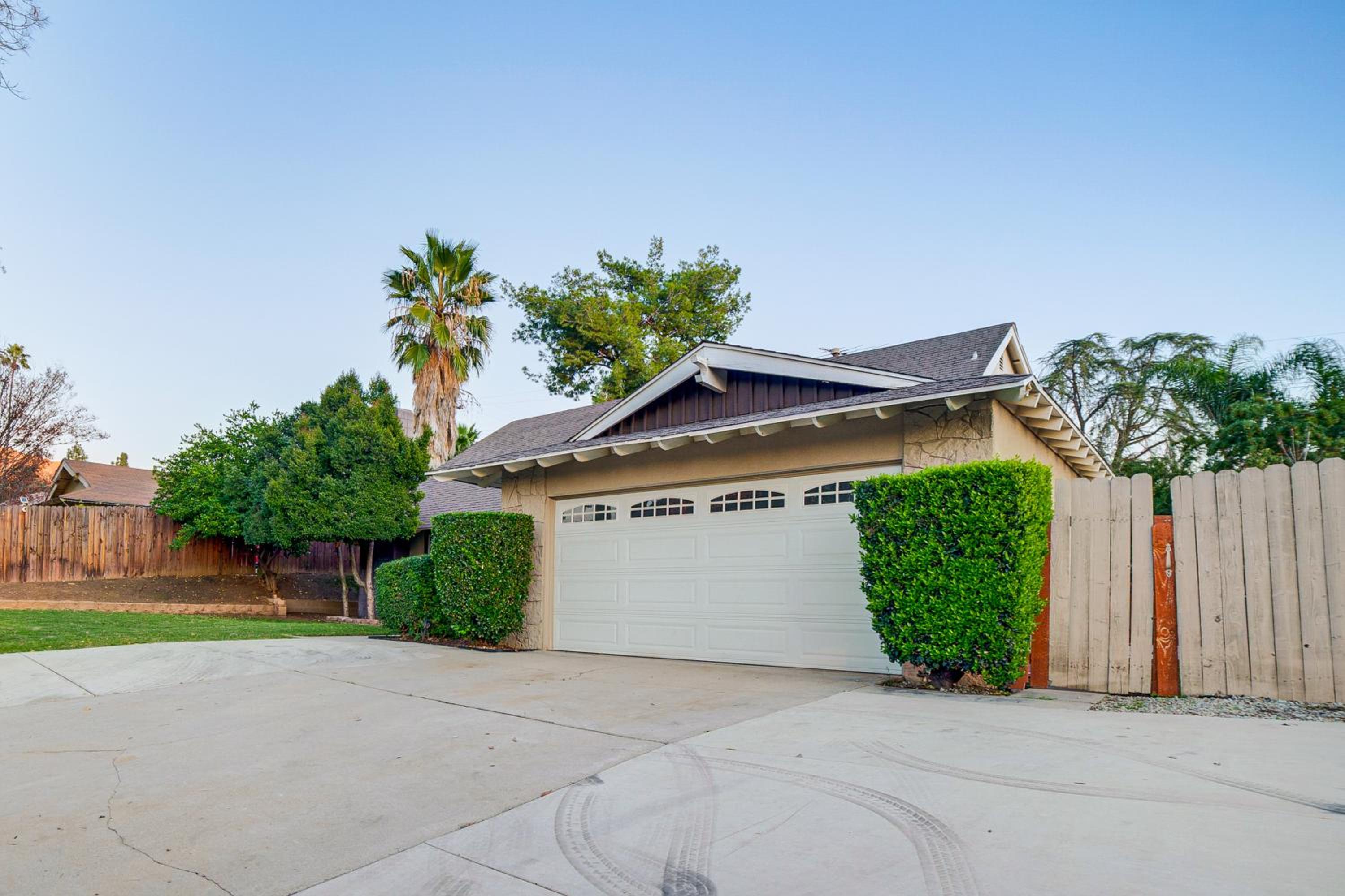 Home 1 Mi to UC Riverside Families Welcome!