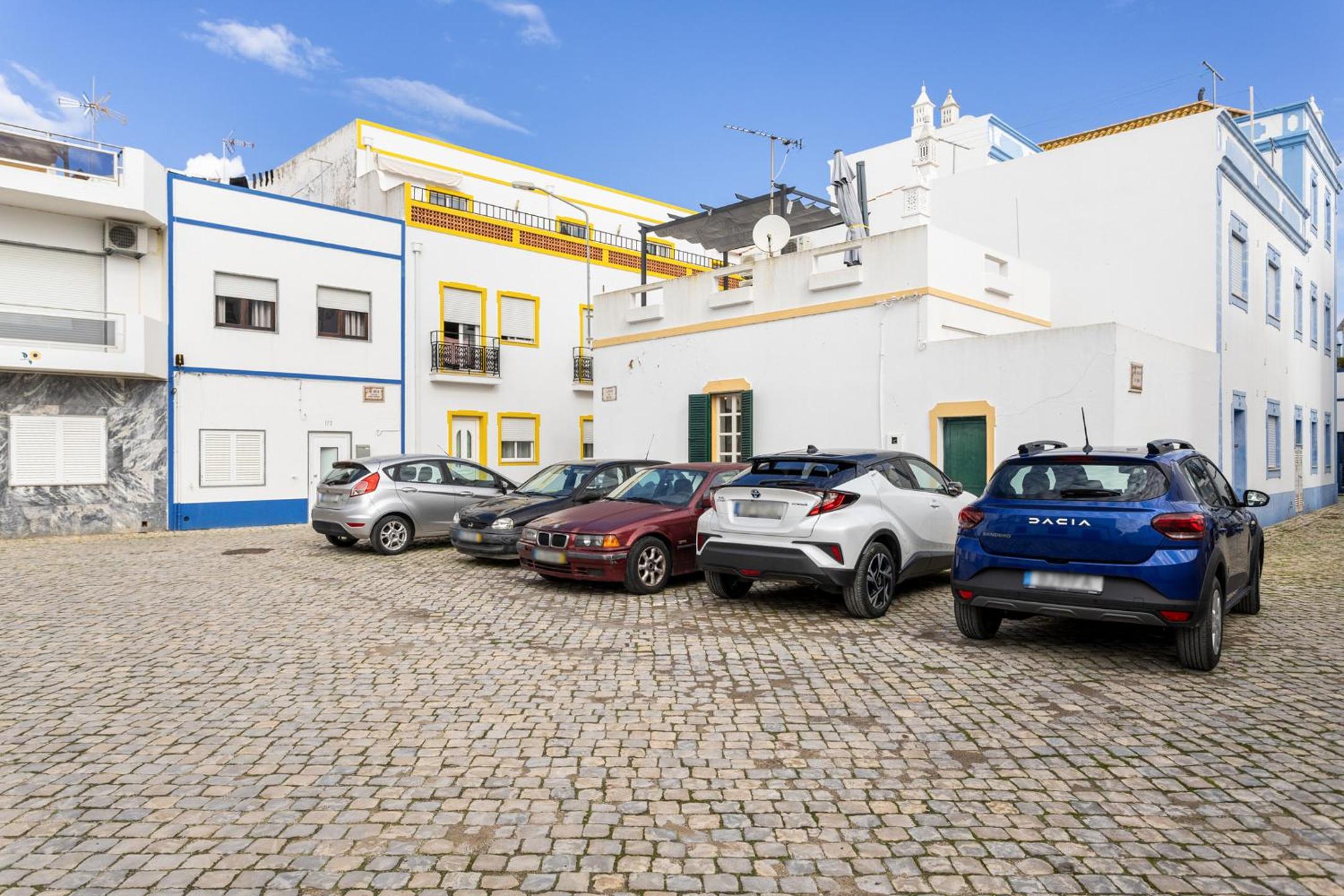 Tavira Santa Luzia Apartment, by Hopstays