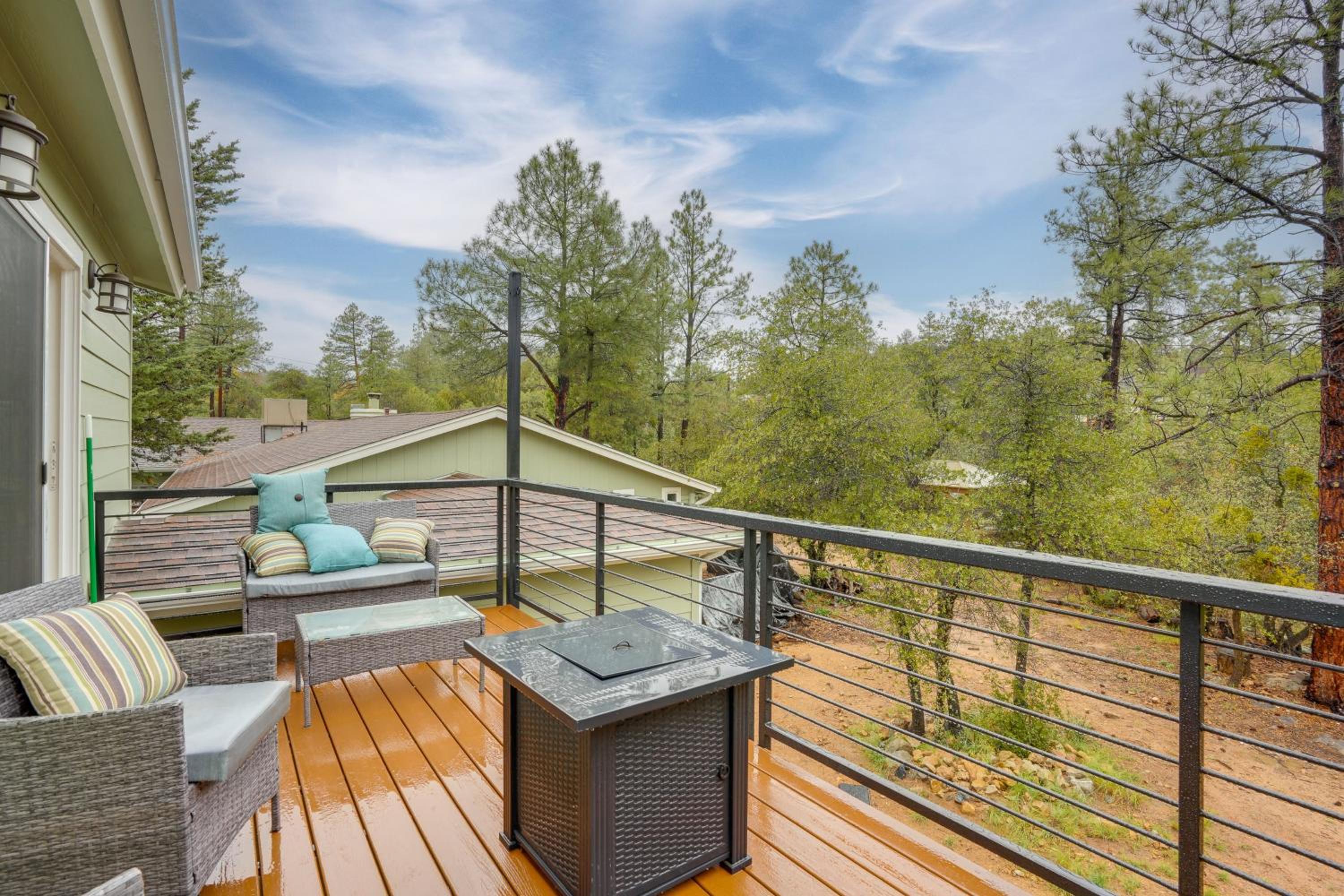 Cozy Woodland Retreat in the Pines, Near Prescott!