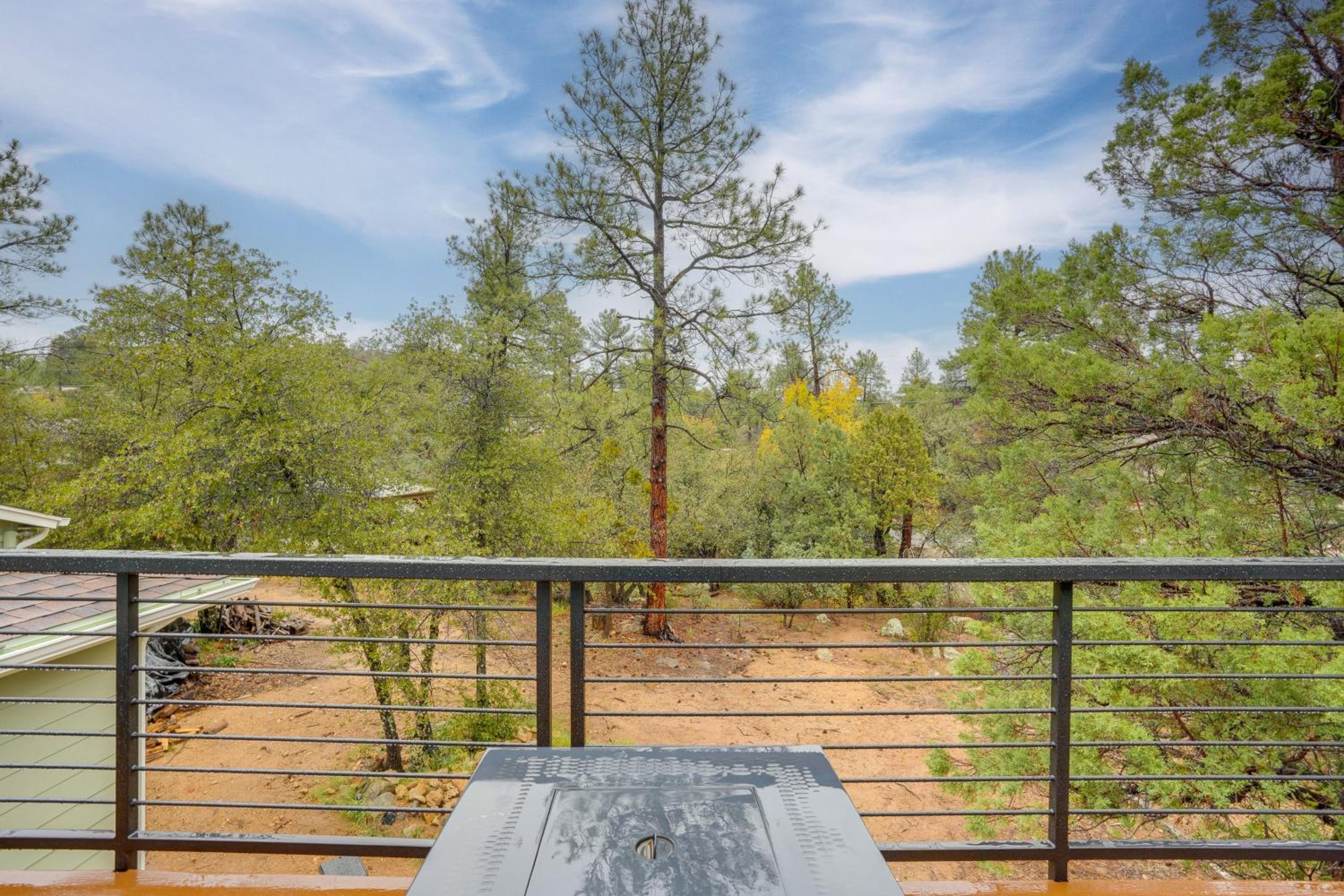 Cozy Woodland Retreat in the Pines, Near Prescott!