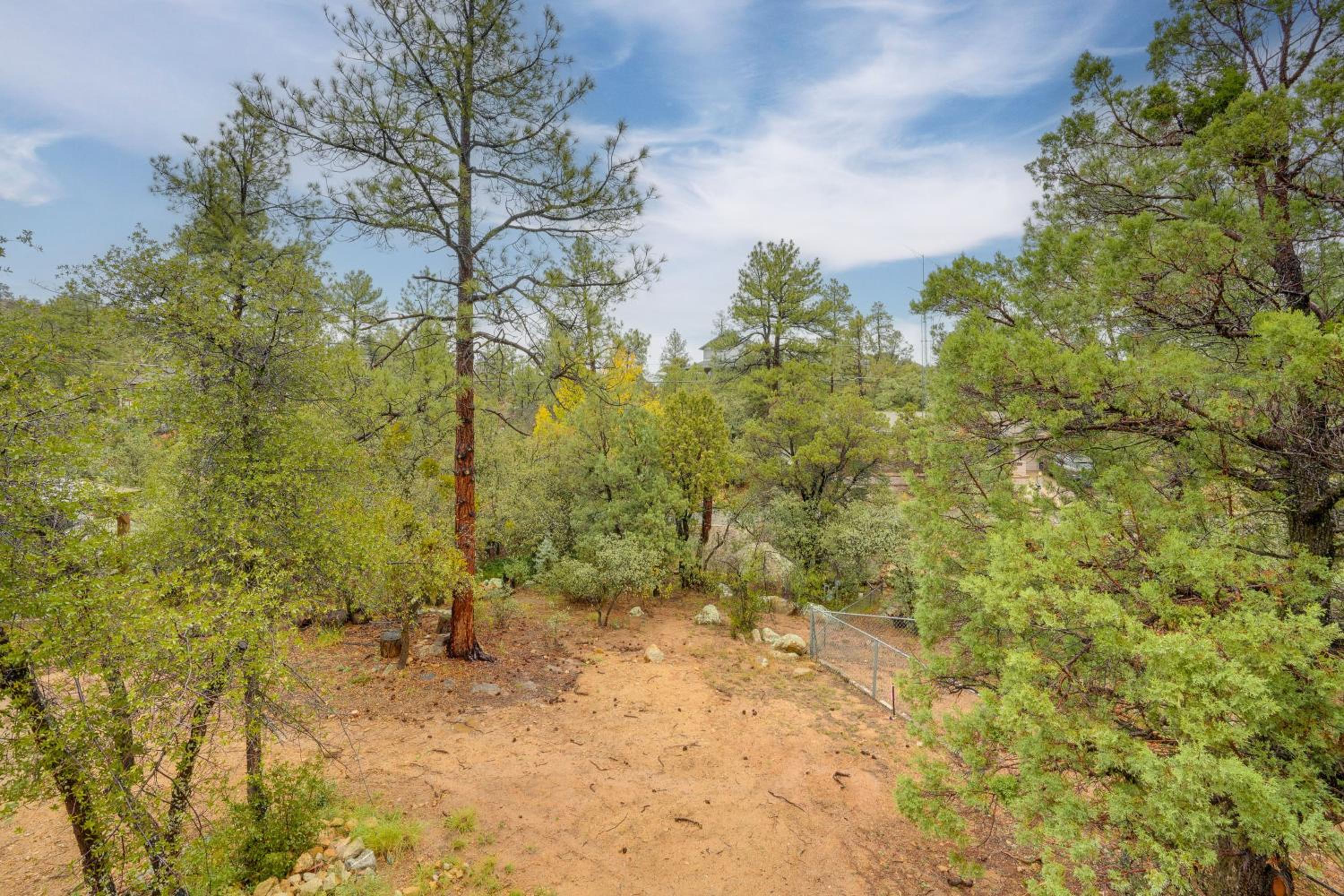 Cozy Woodland Retreat in the Pines, Near Prescott!