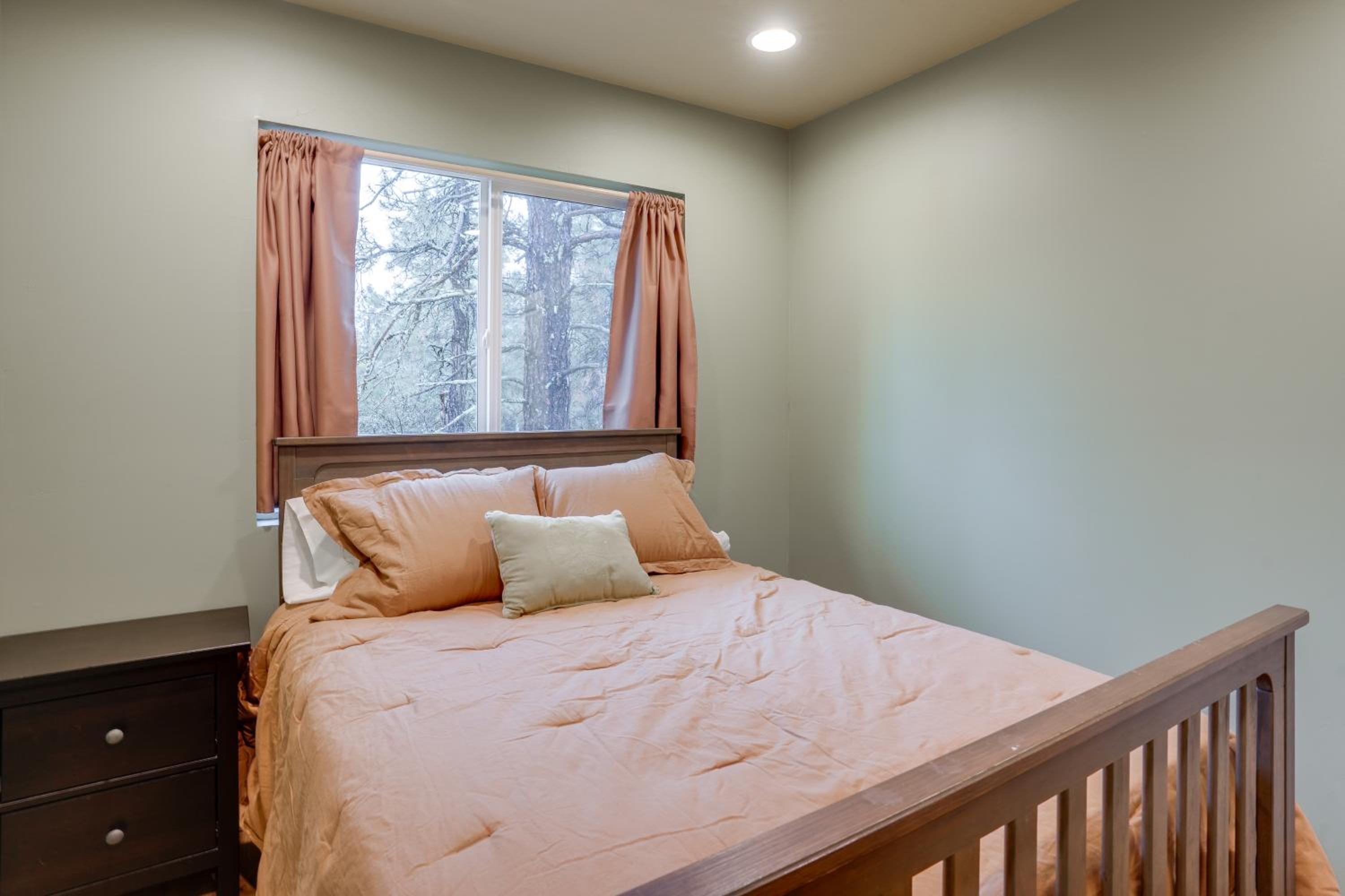 Cozy Woodland Retreat in the Pines, Near Prescott!