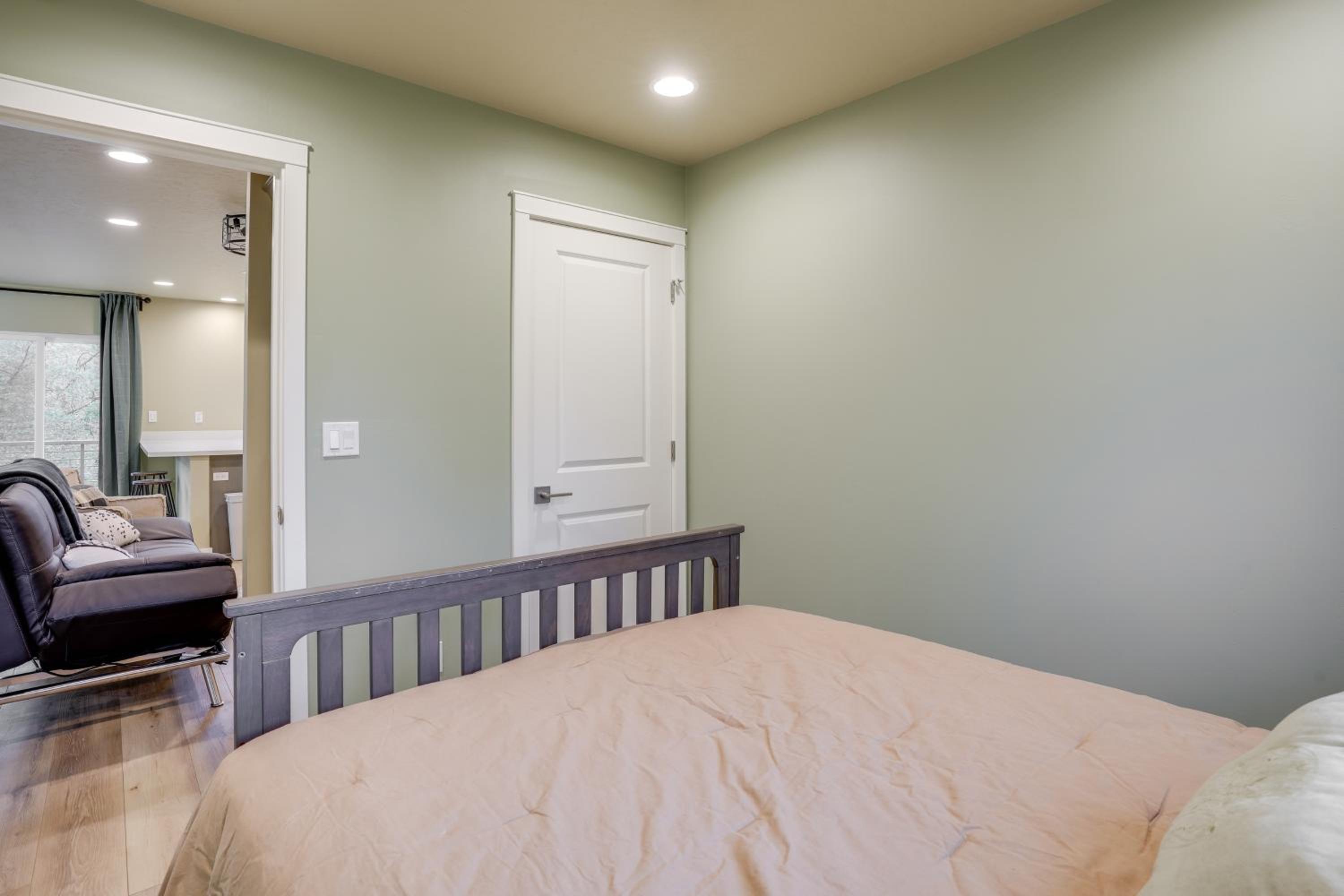 Cozy Woodland Retreat in the Pines, Near Prescott!