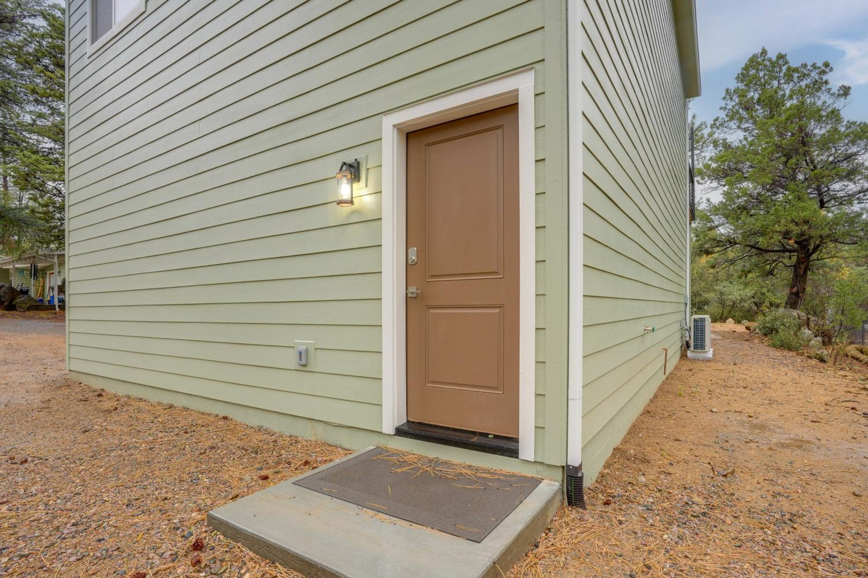 Cozy Woodland Retreat in the Pines, Near Prescott!