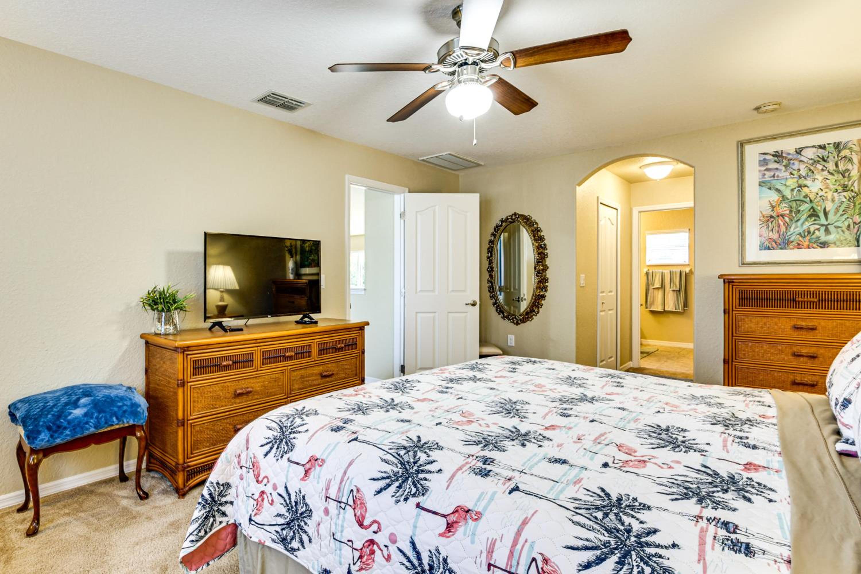 4 Mi to Weeki Wachee Springs! Fun-Filled Home