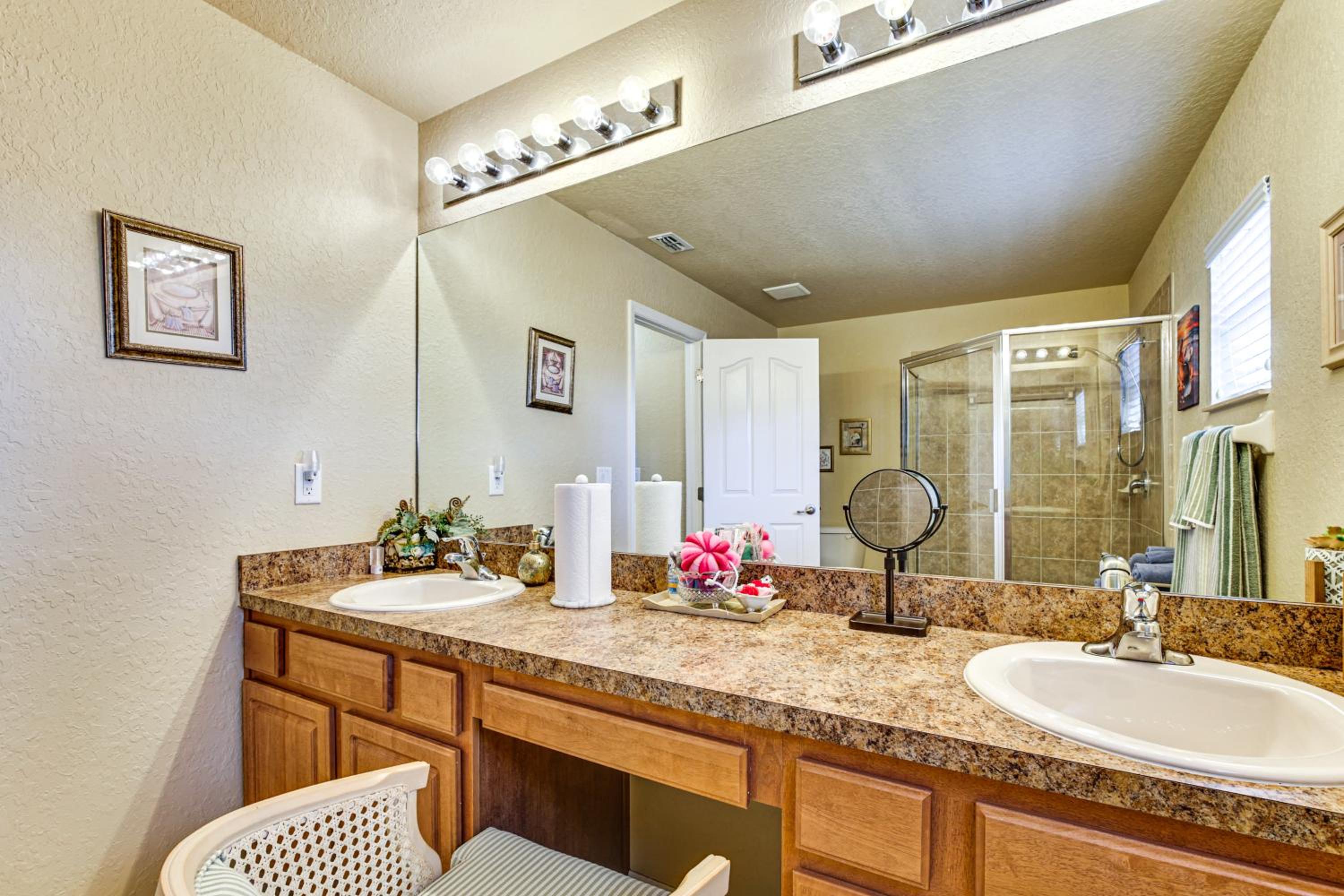 4 Mi to Weeki Wachee Springs! Fun-Filled Home