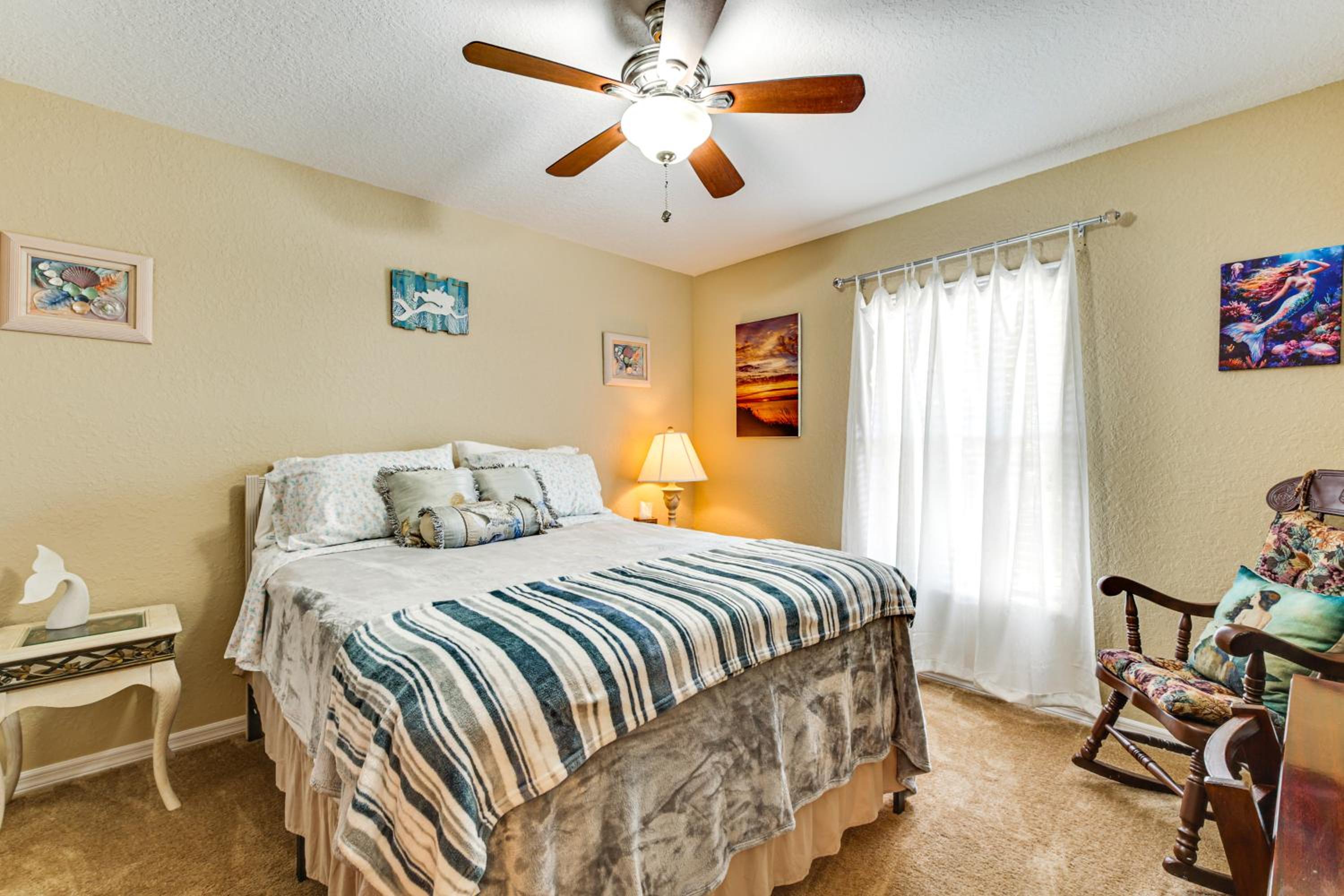 4 Mi to Weeki Wachee Springs! Fun-Filled Home