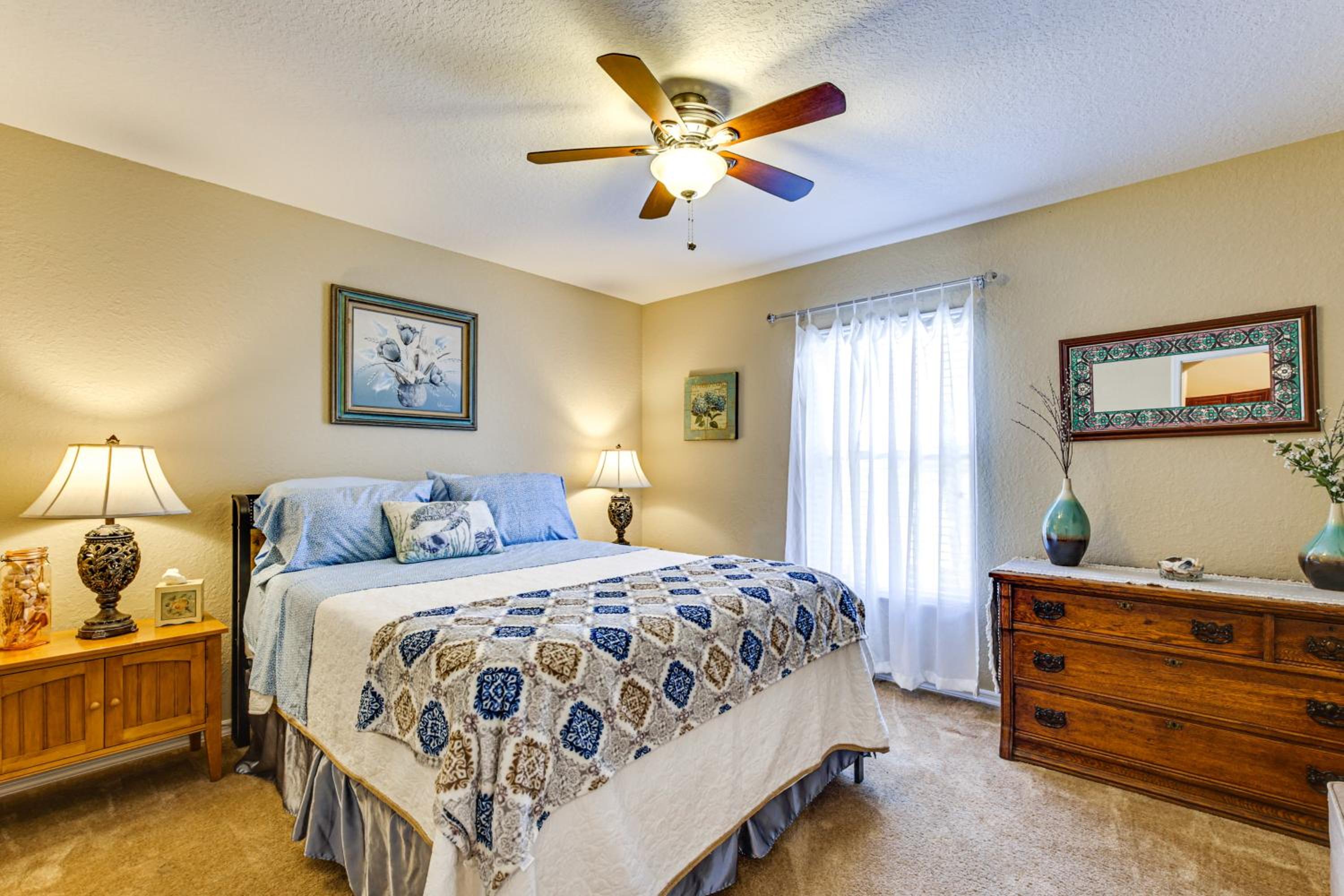 4 Mi to Weeki Wachee Springs! Fun-Filled Home