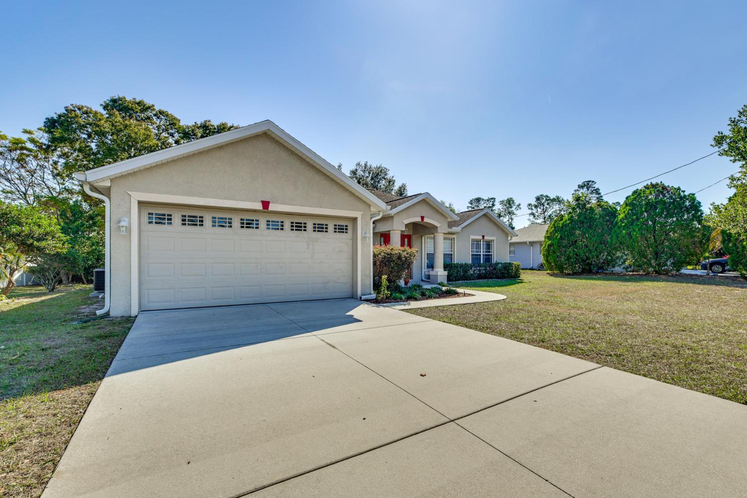 4 Mi to Weeki Wachee Springs! Fun-Filled Home