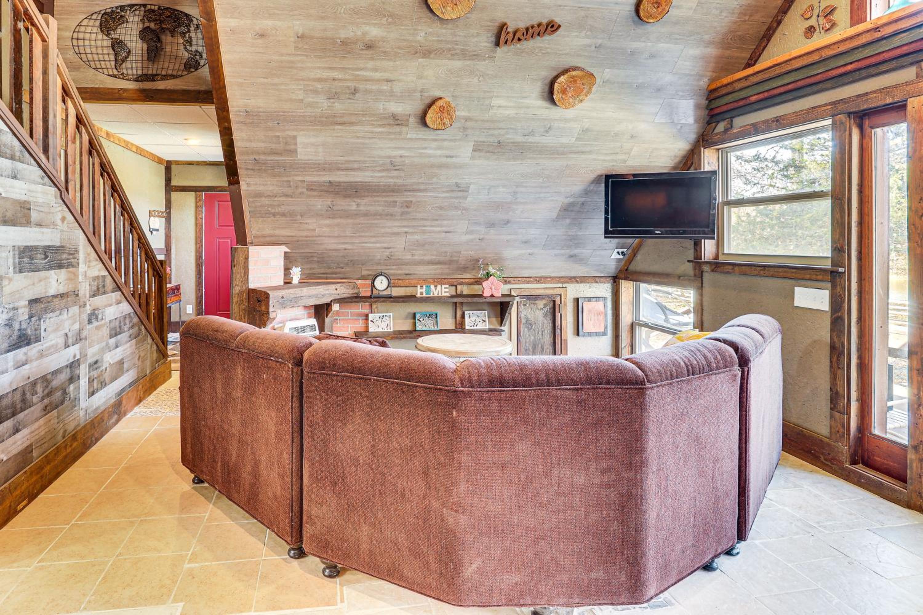 5 Mi to Old Odessa Cabin with Deck and Rural Views
