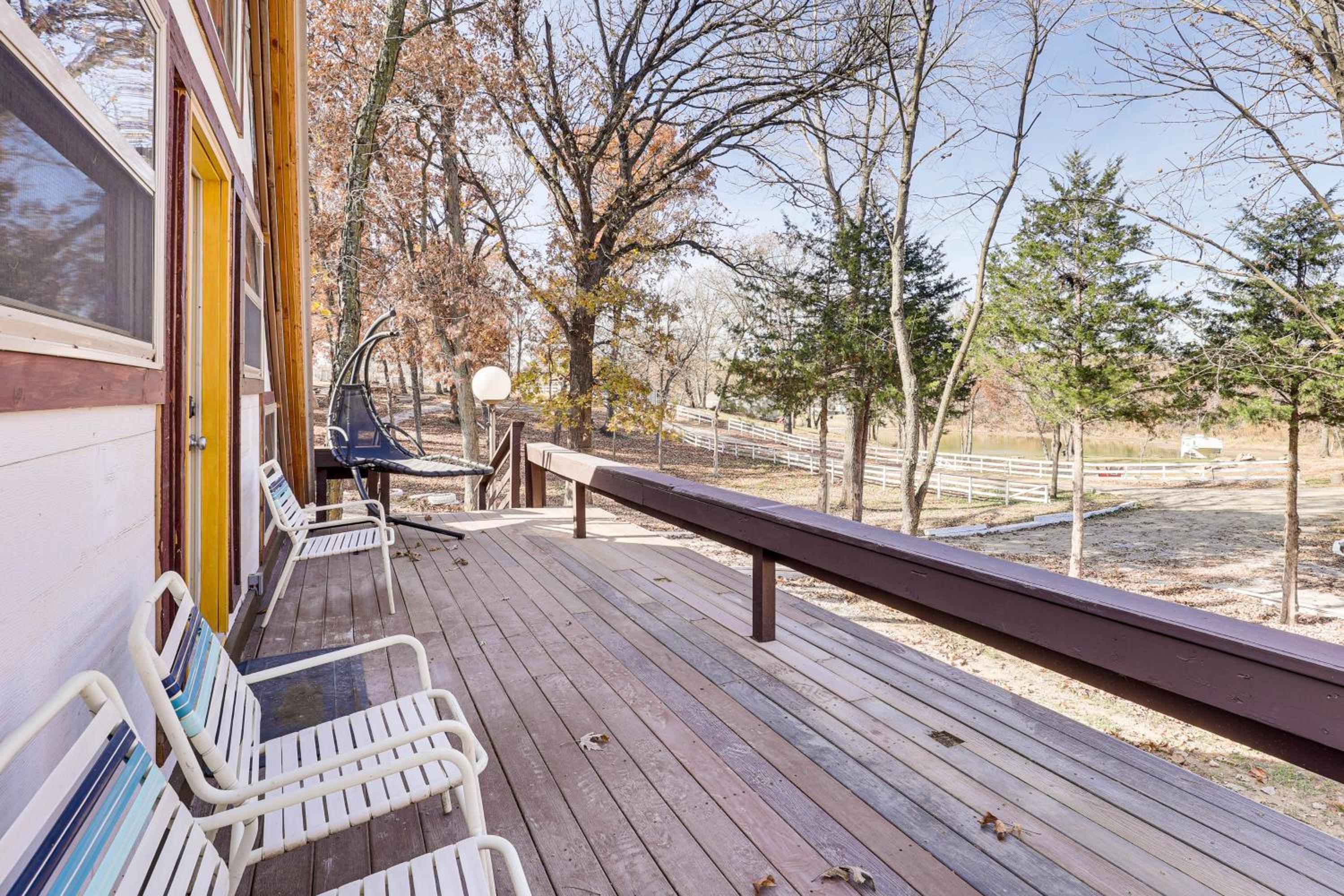 5 Mi to Old Odessa Cabin with Deck and Rural Views