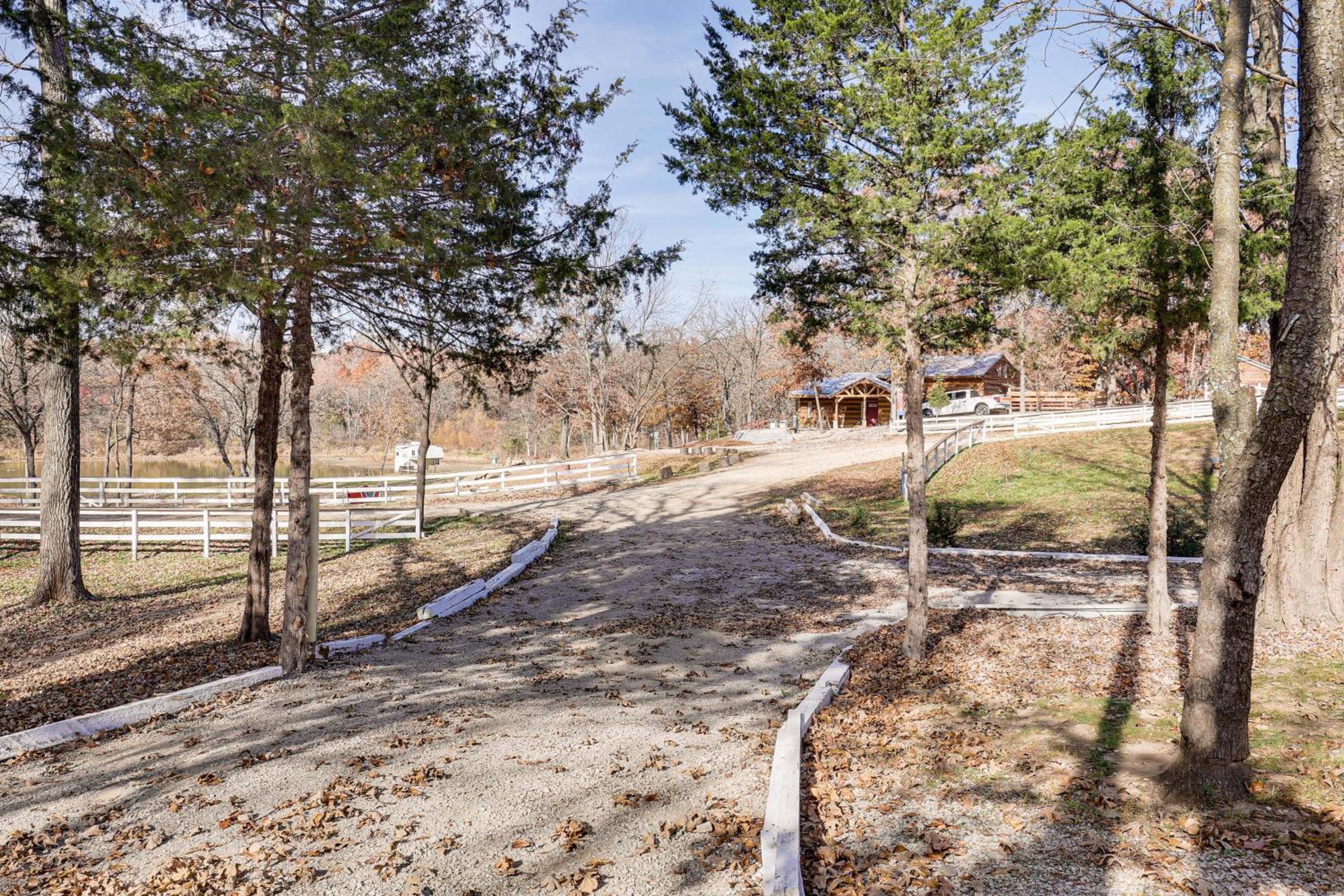 5 Mi to Old Odessa Cabin with Deck and Rural Views