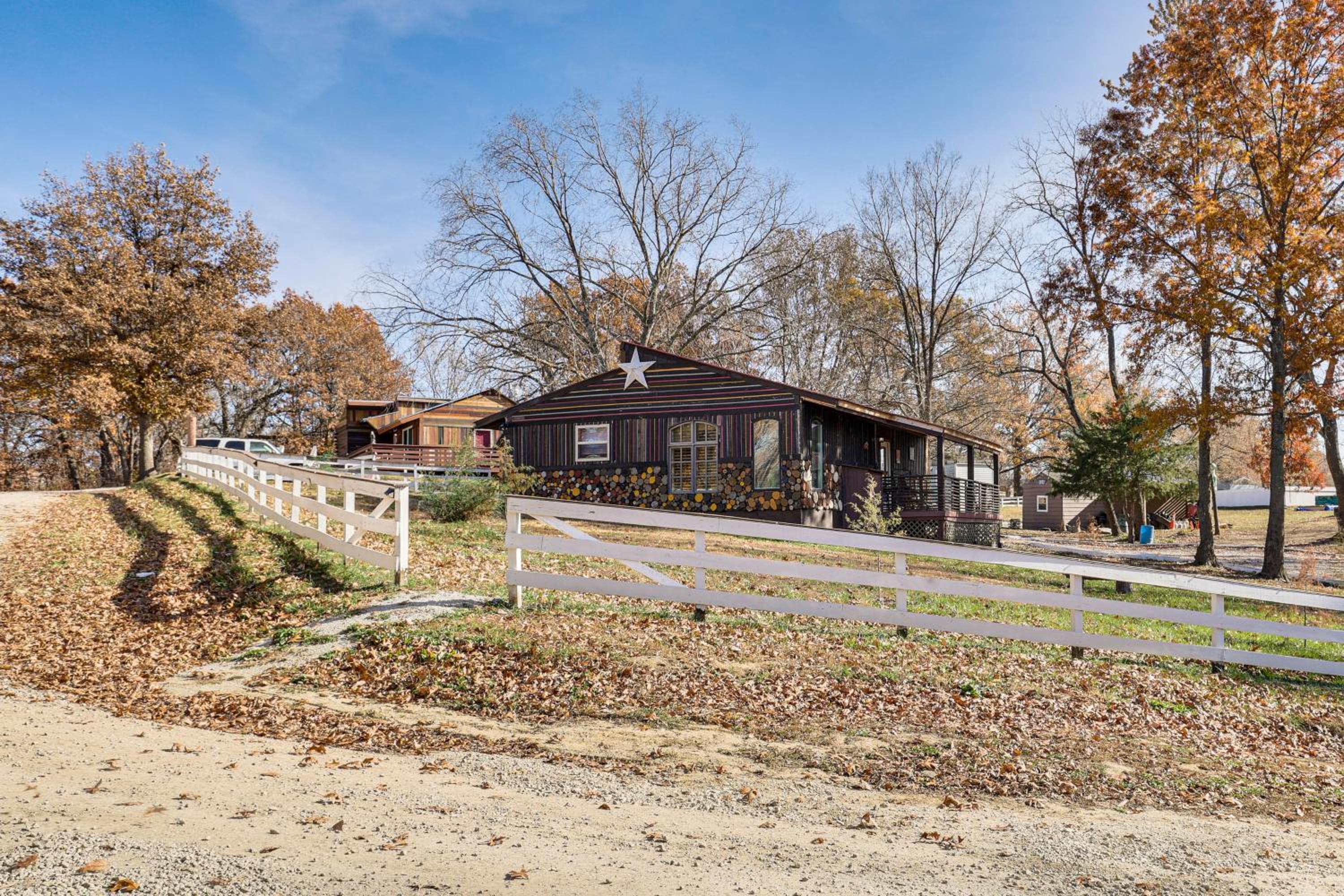 5 Mi to Old Odessa Cabin with Deck and Rural Views