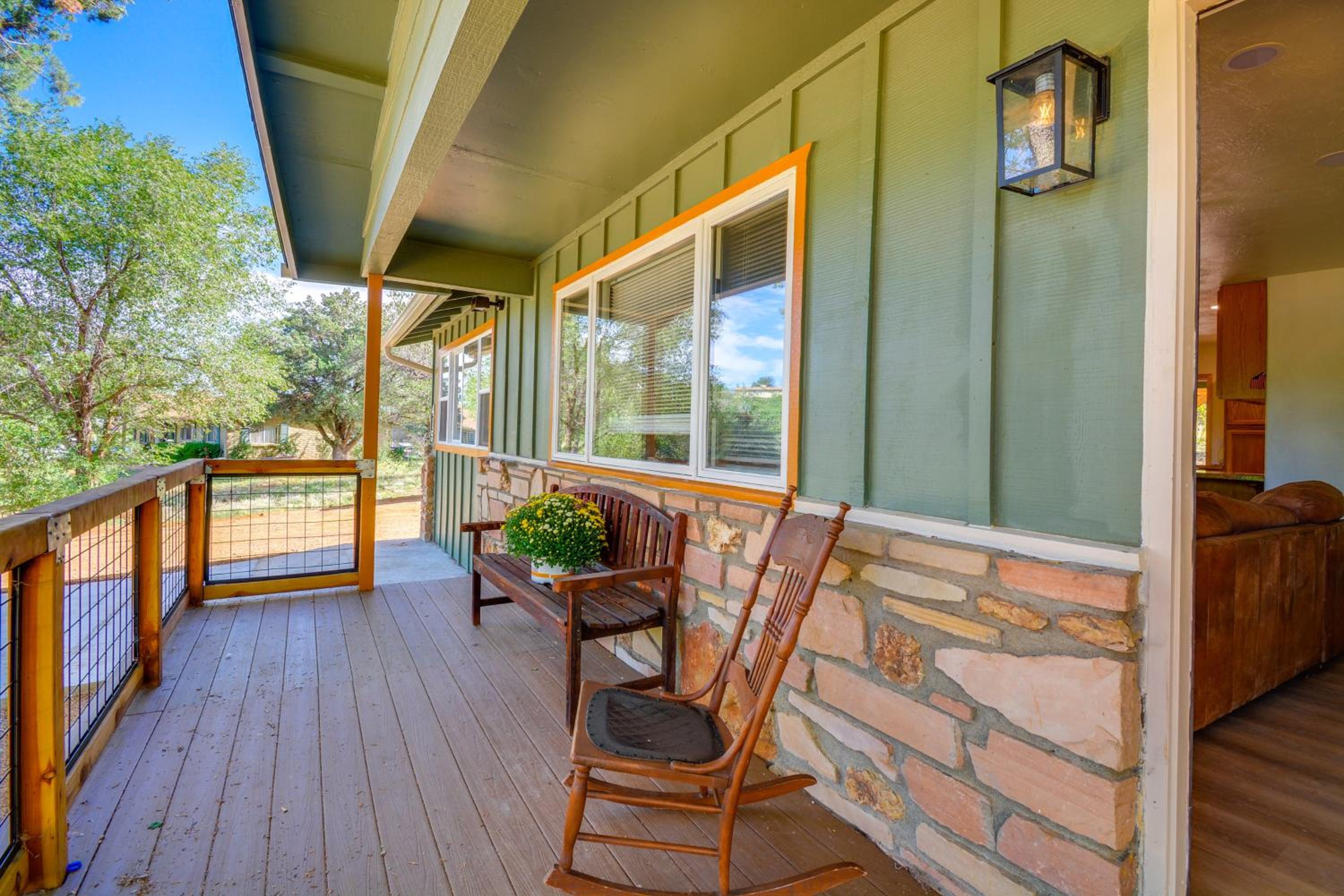 Dog Friendly! Peaceful Wooded Retreat in Prescott