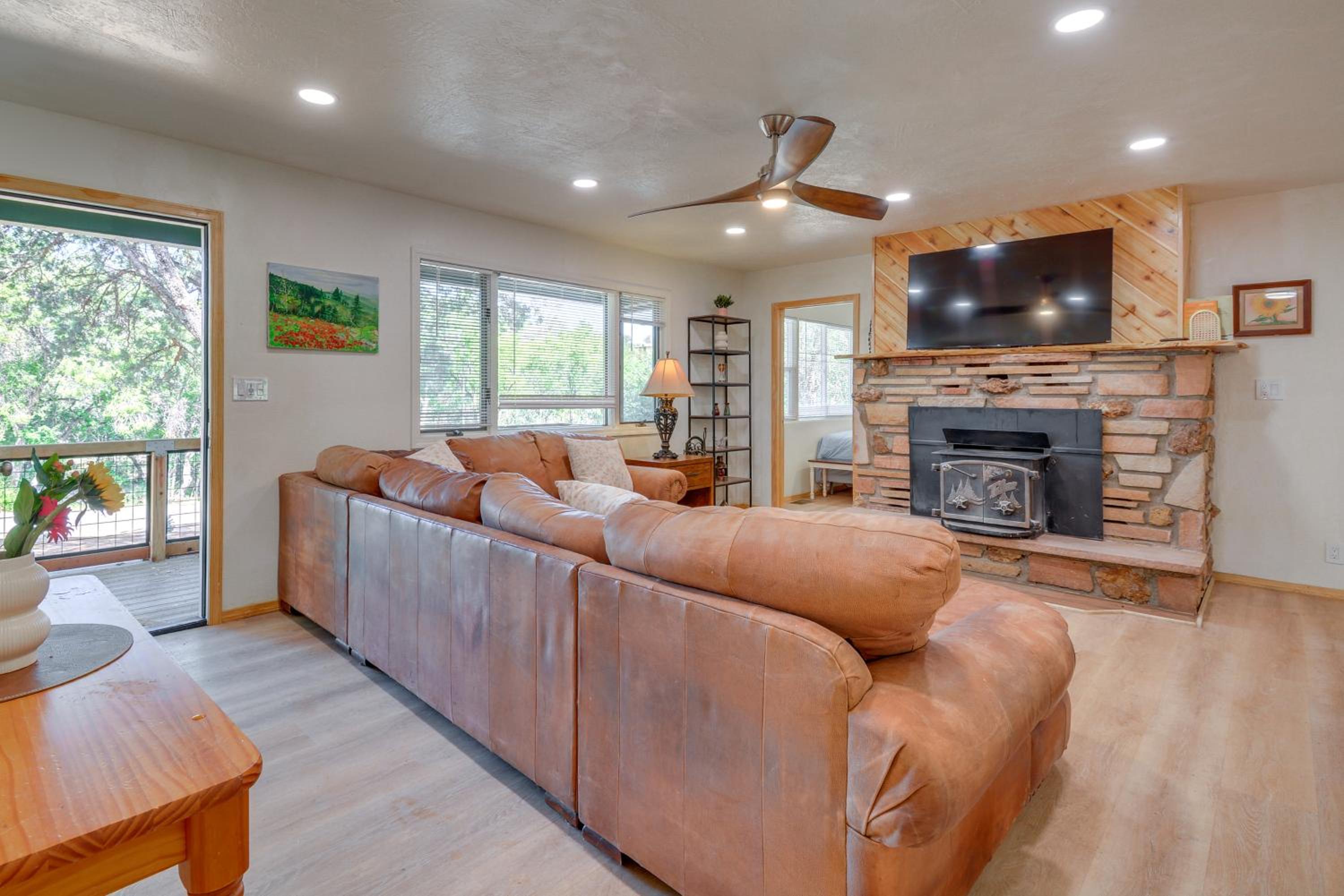 Dog Friendly! Peaceful Wooded Retreat in Prescott