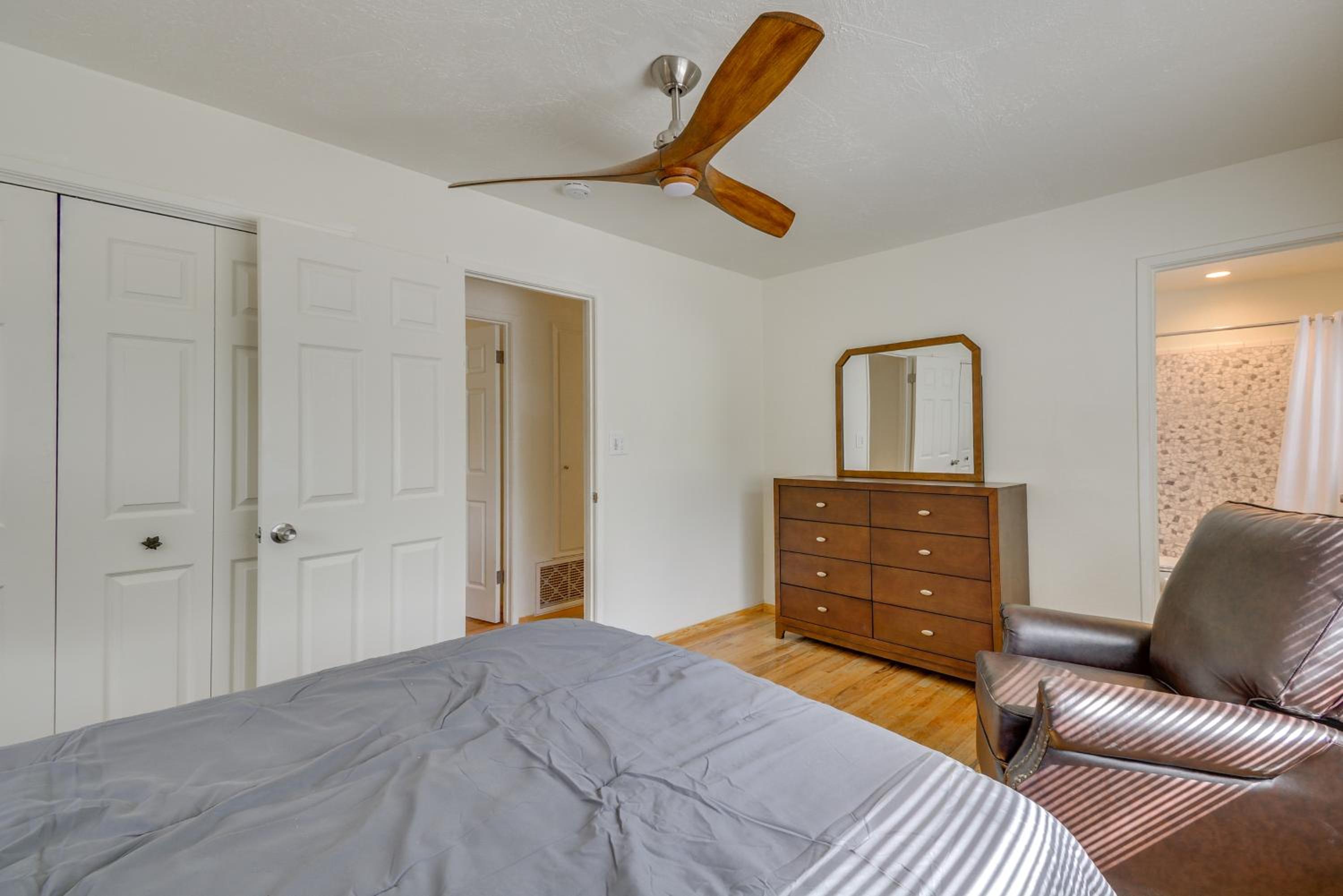 Dog Friendly! Peaceful Wooded Retreat in Prescott