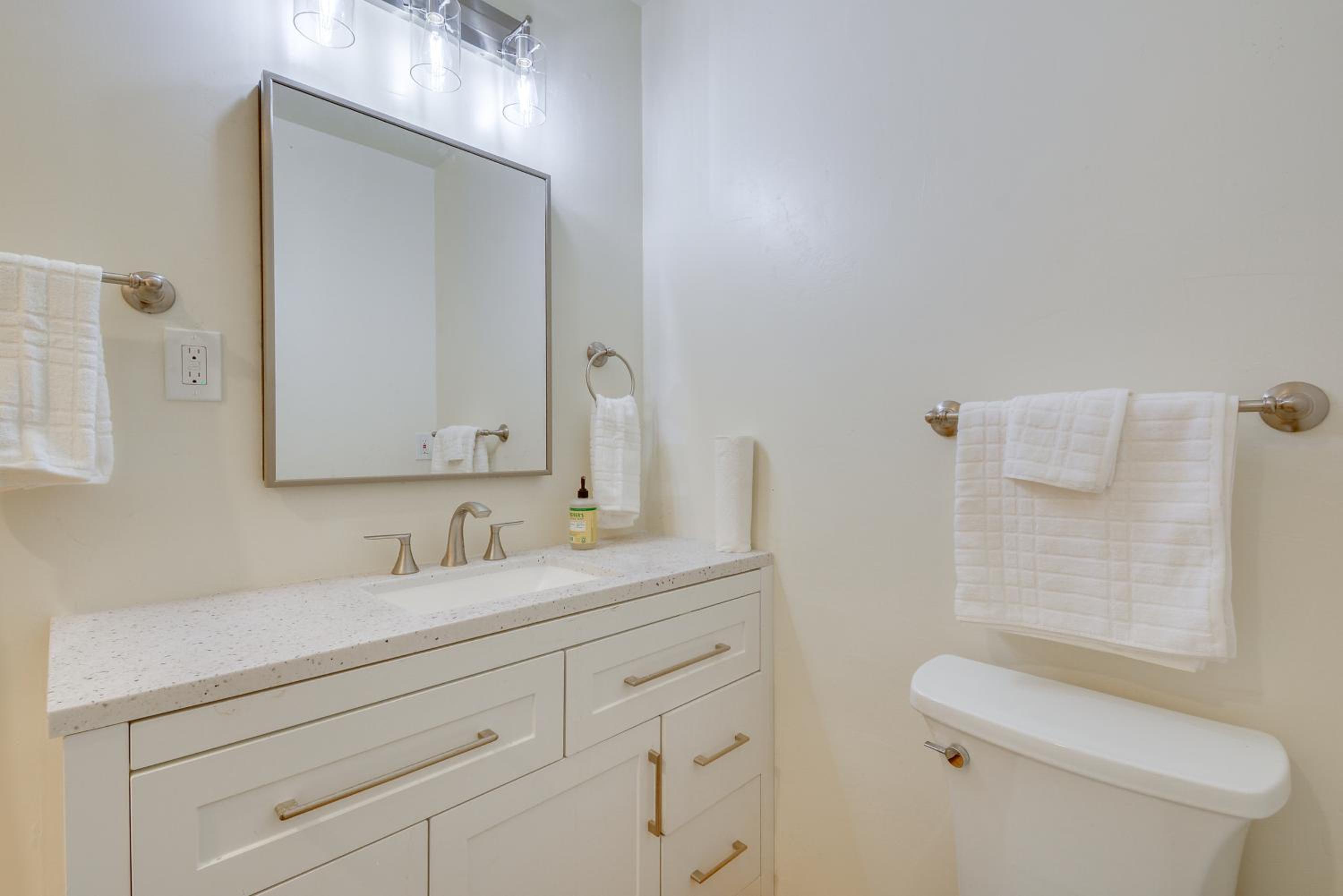 Dog Friendly! Peaceful Wooded Retreat in Prescott