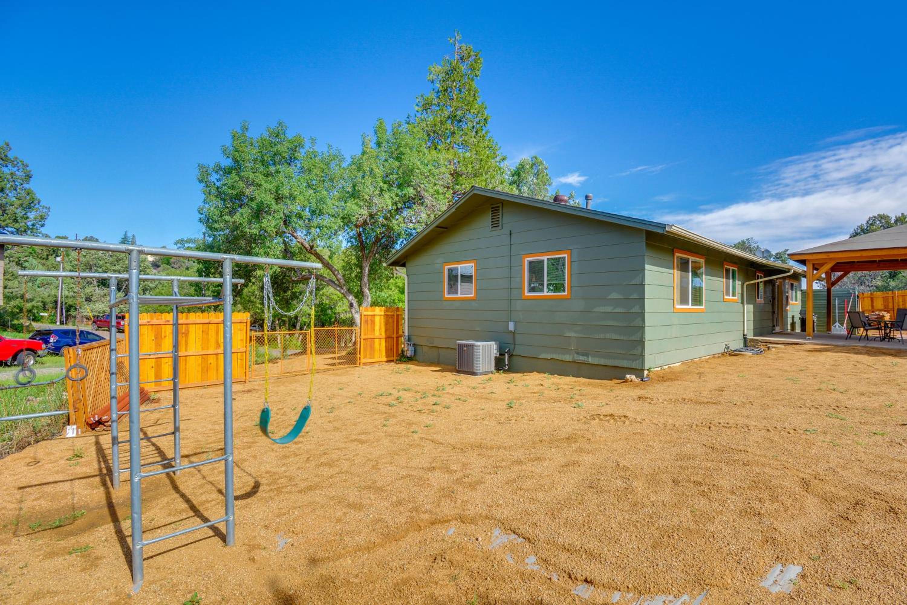 Dog Friendly! Peaceful Wooded Retreat in Prescott