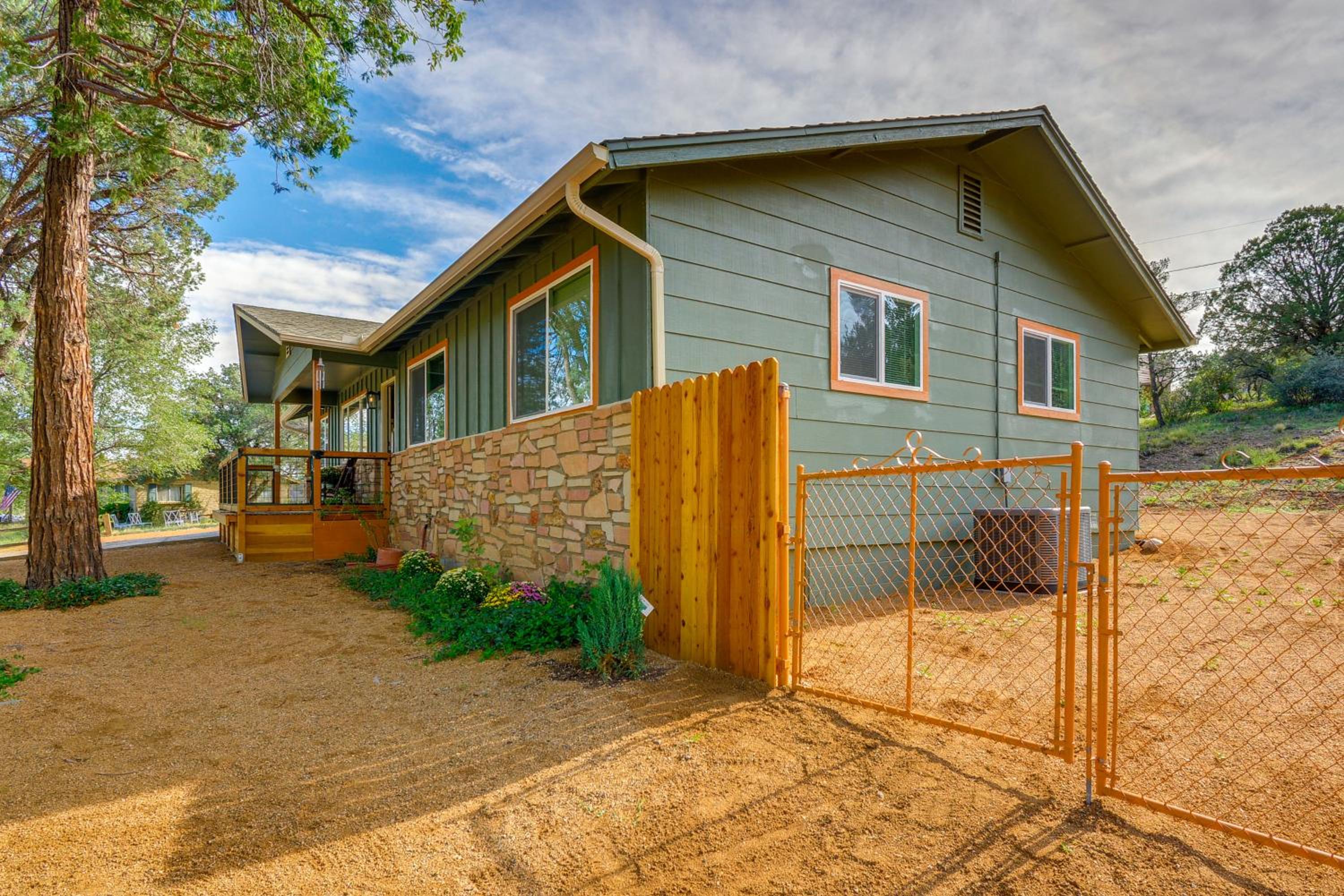 Dog Friendly! Peaceful Wooded Retreat in Prescott