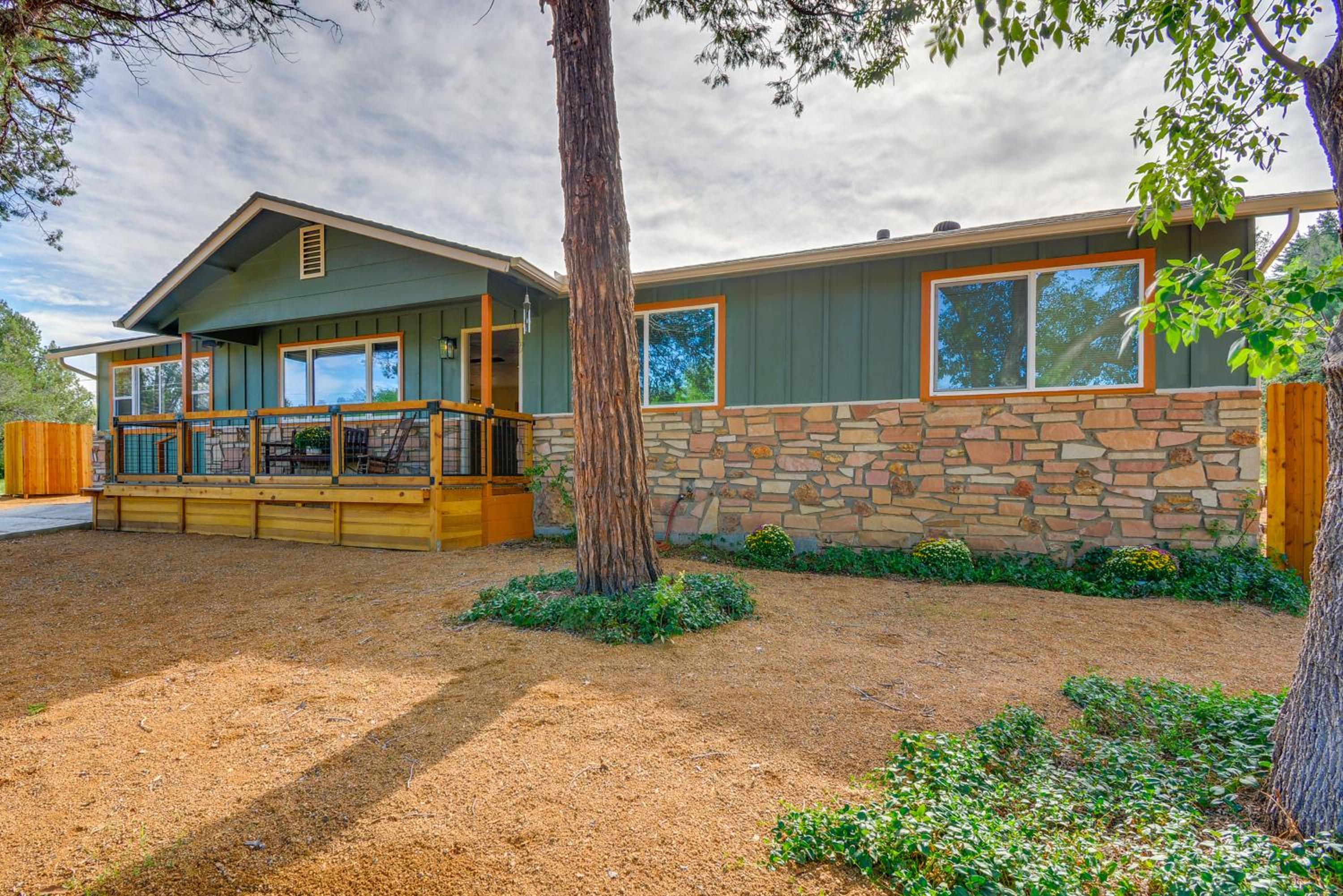 Dog Friendly! Peaceful Wooded Retreat in Prescott