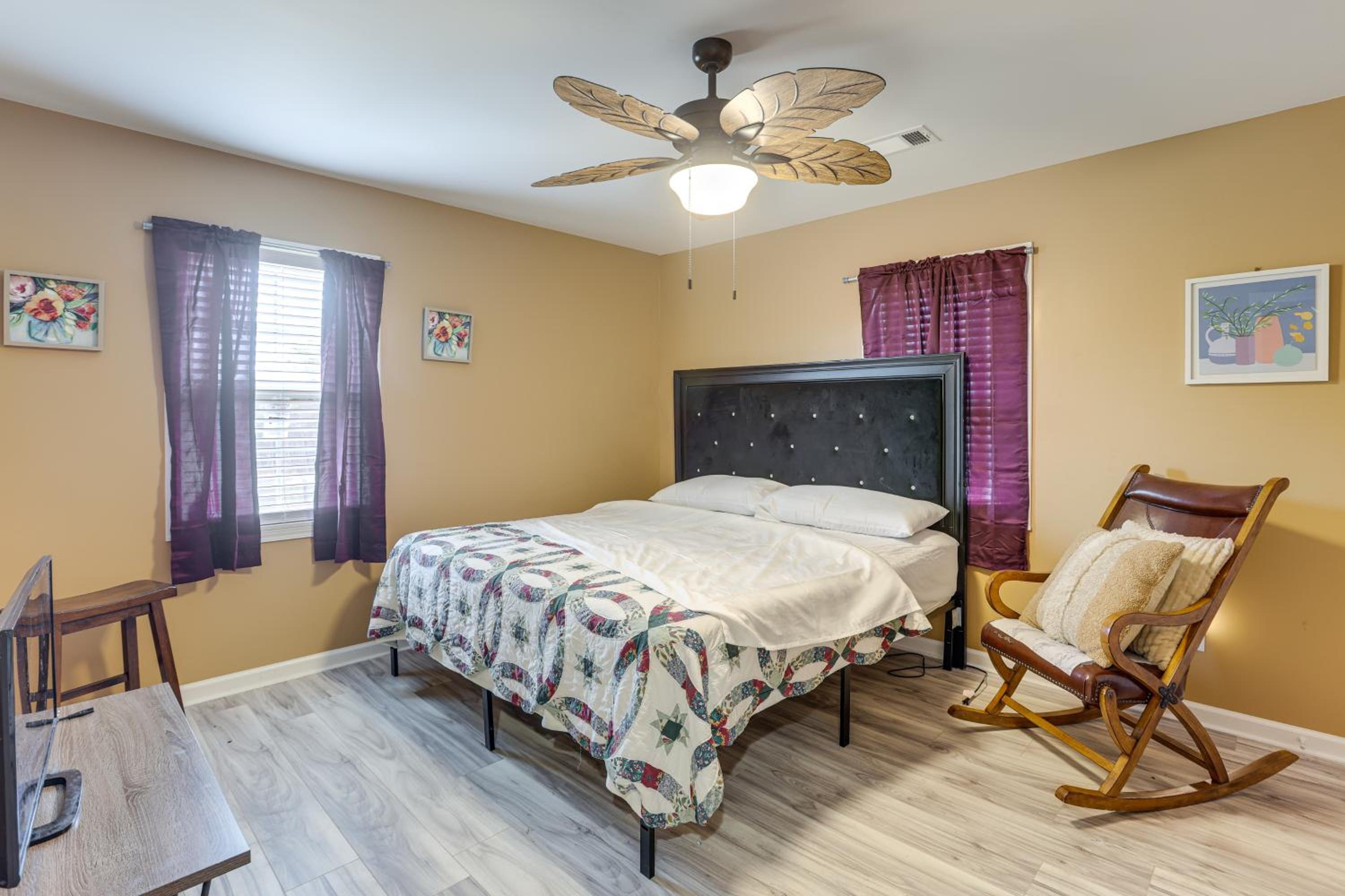 Pets Welcome! Spacious Boligee Home with Yard