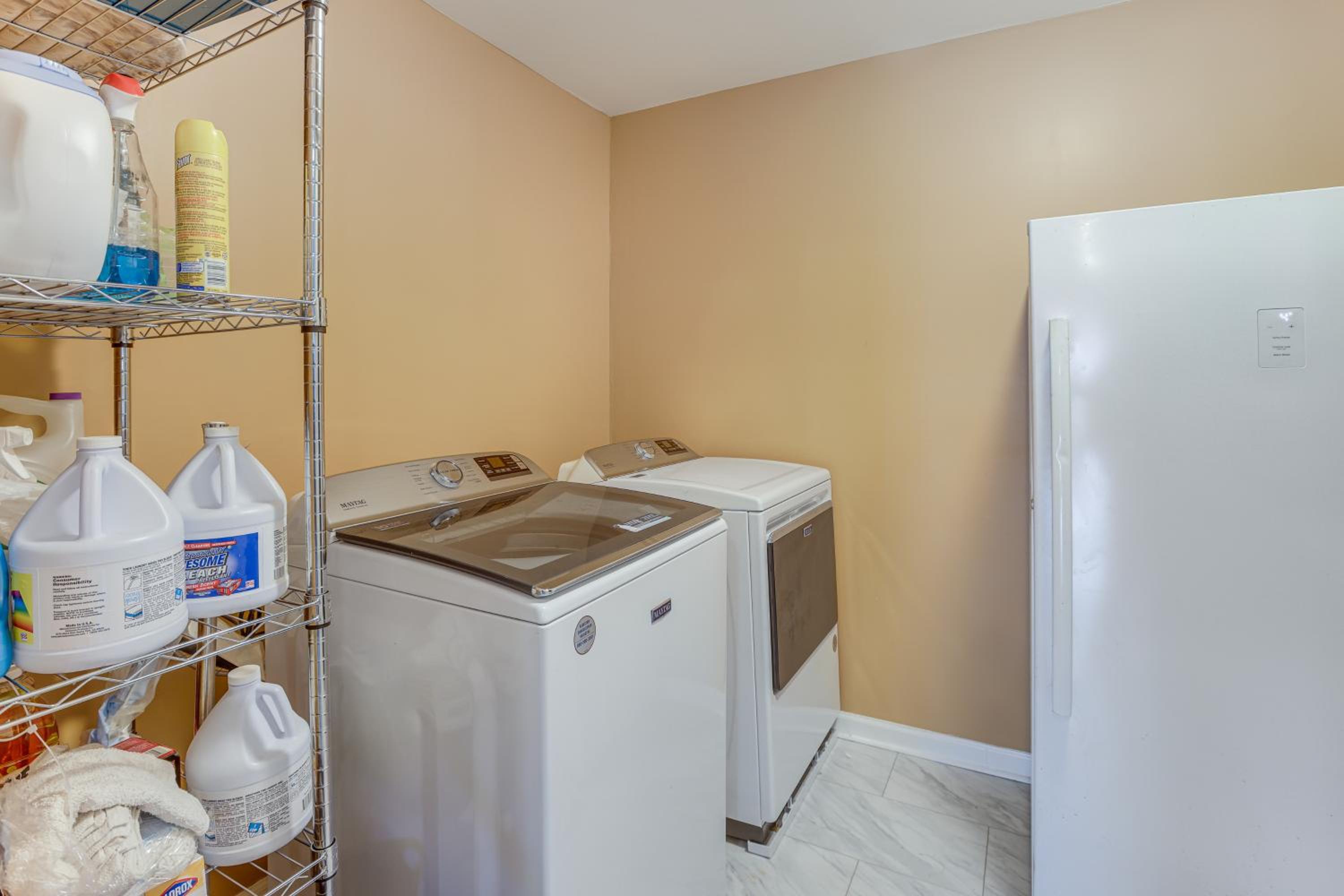Pets Welcome! Spacious Boligee Home with Yard