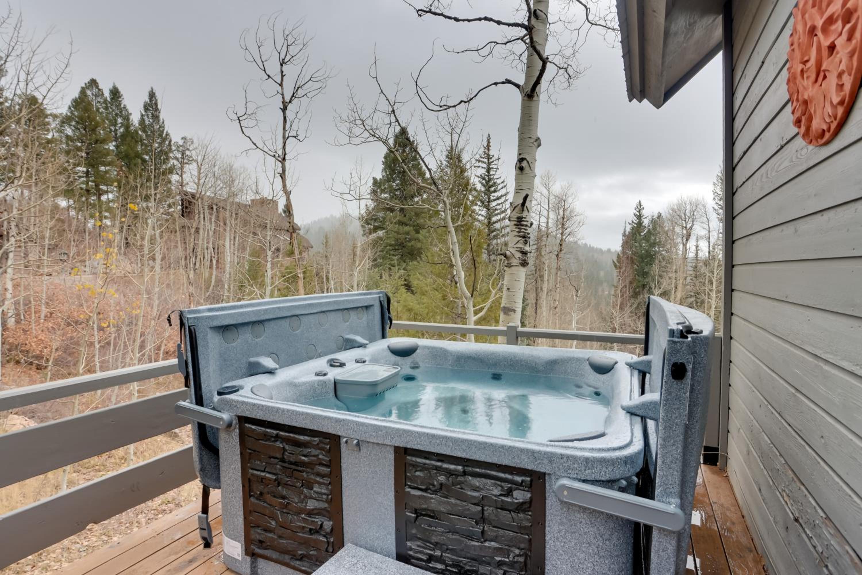 Game Room and Views Cabin Near Purgatory Resort!