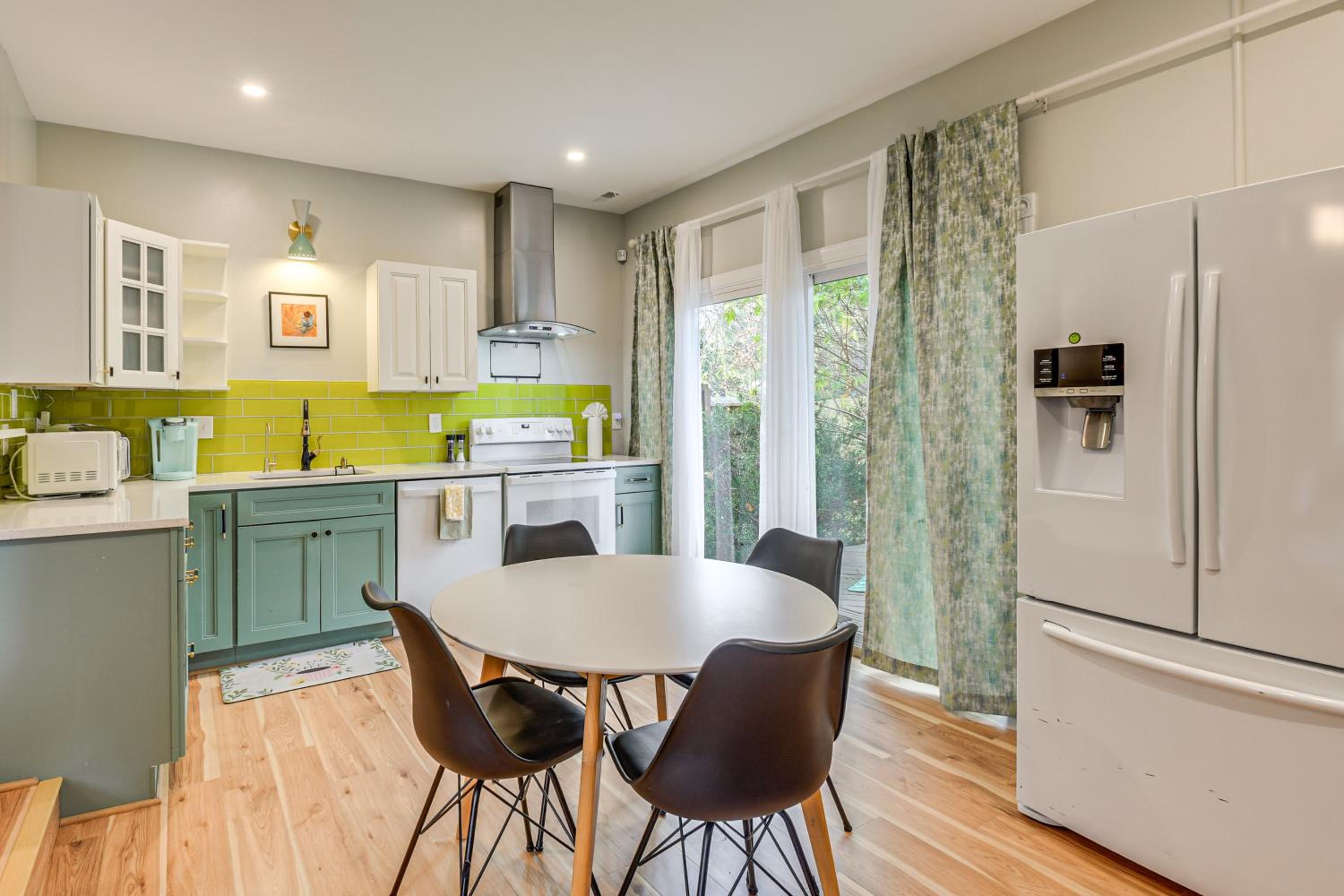 2 Mi to Lake Elkhorn Park Family Gem with Deck!