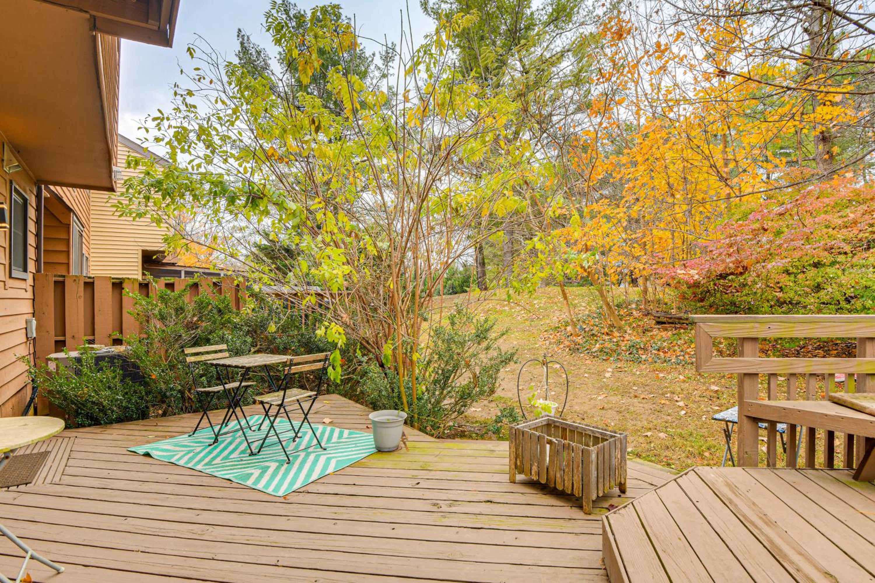 2 Mi to Lake Elkhorn Park Family Gem with Deck!
