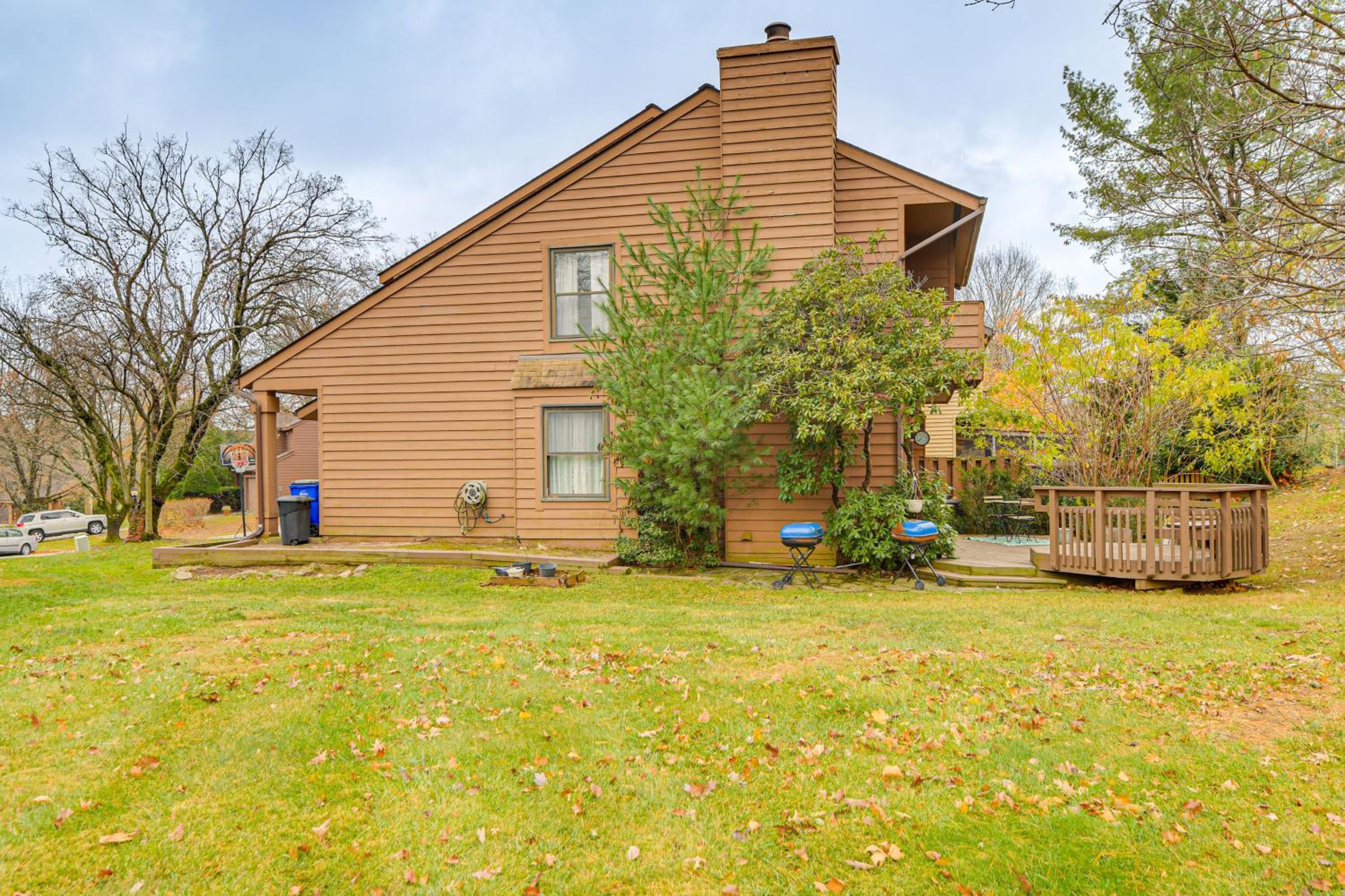 2 Mi to Lake Elkhorn Park Family Gem with Deck!