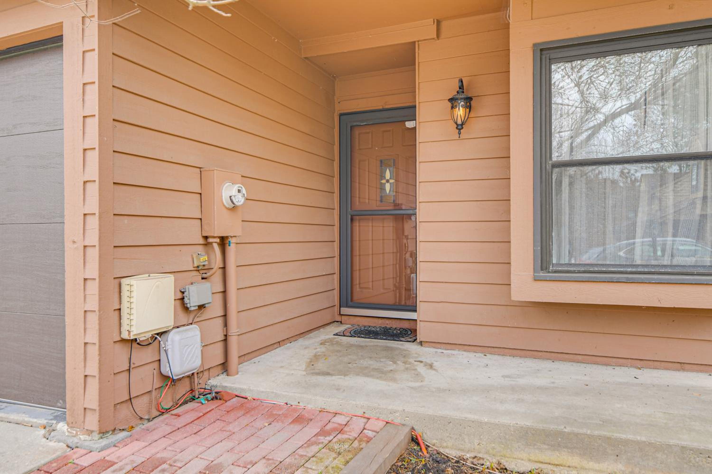 2 Mi to Lake Elkhorn Park Family Gem with Deck!