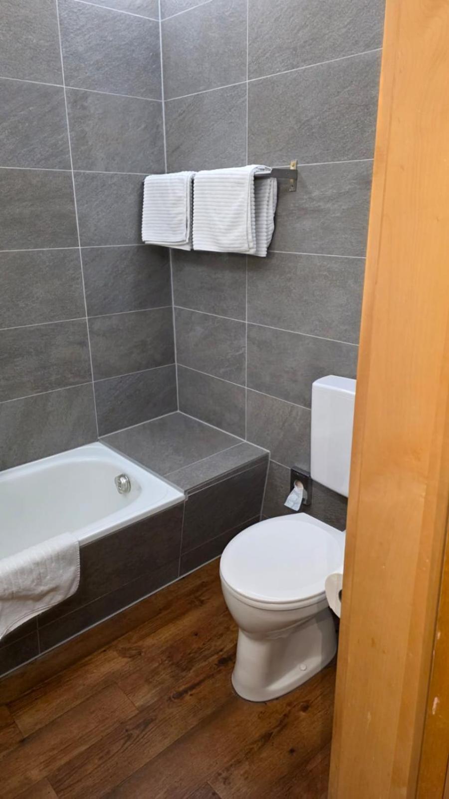 ROJ Rooms & Suites