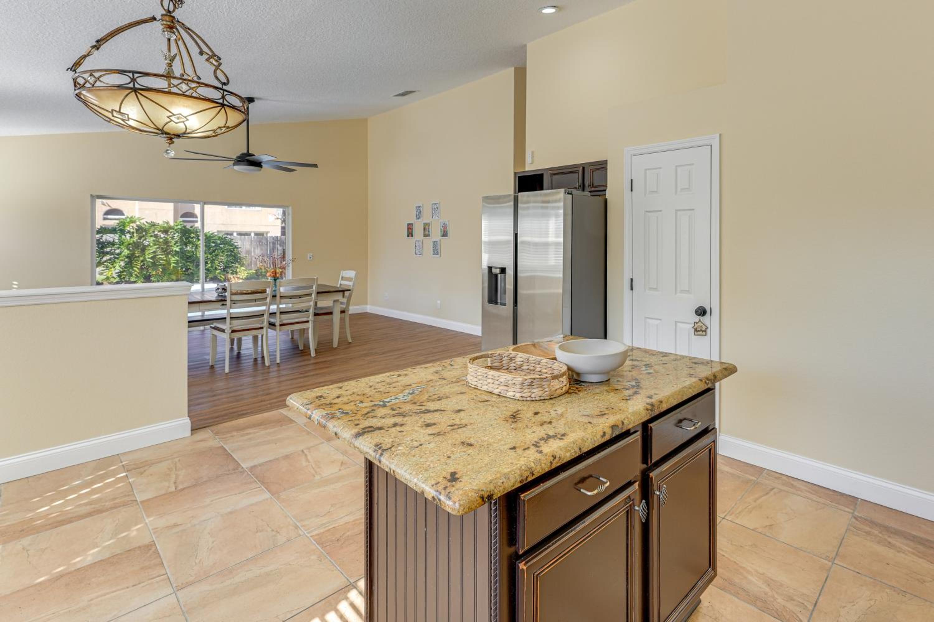 Apopka Family Home with Yard, 13 Mi to Dtwn Orlando