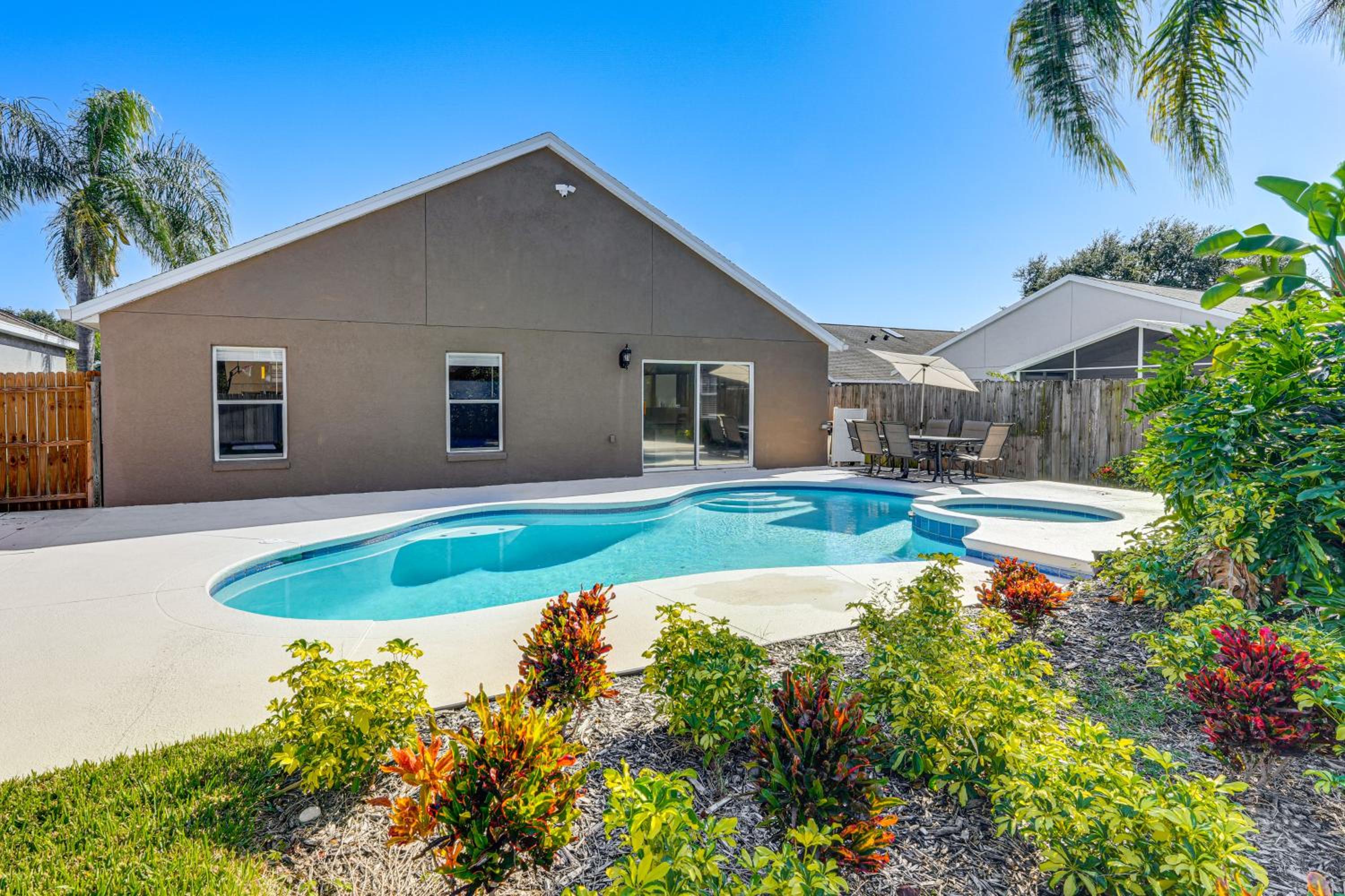 Apopka Family Home with Yard, 13 Mi to Dtwn Orlando
